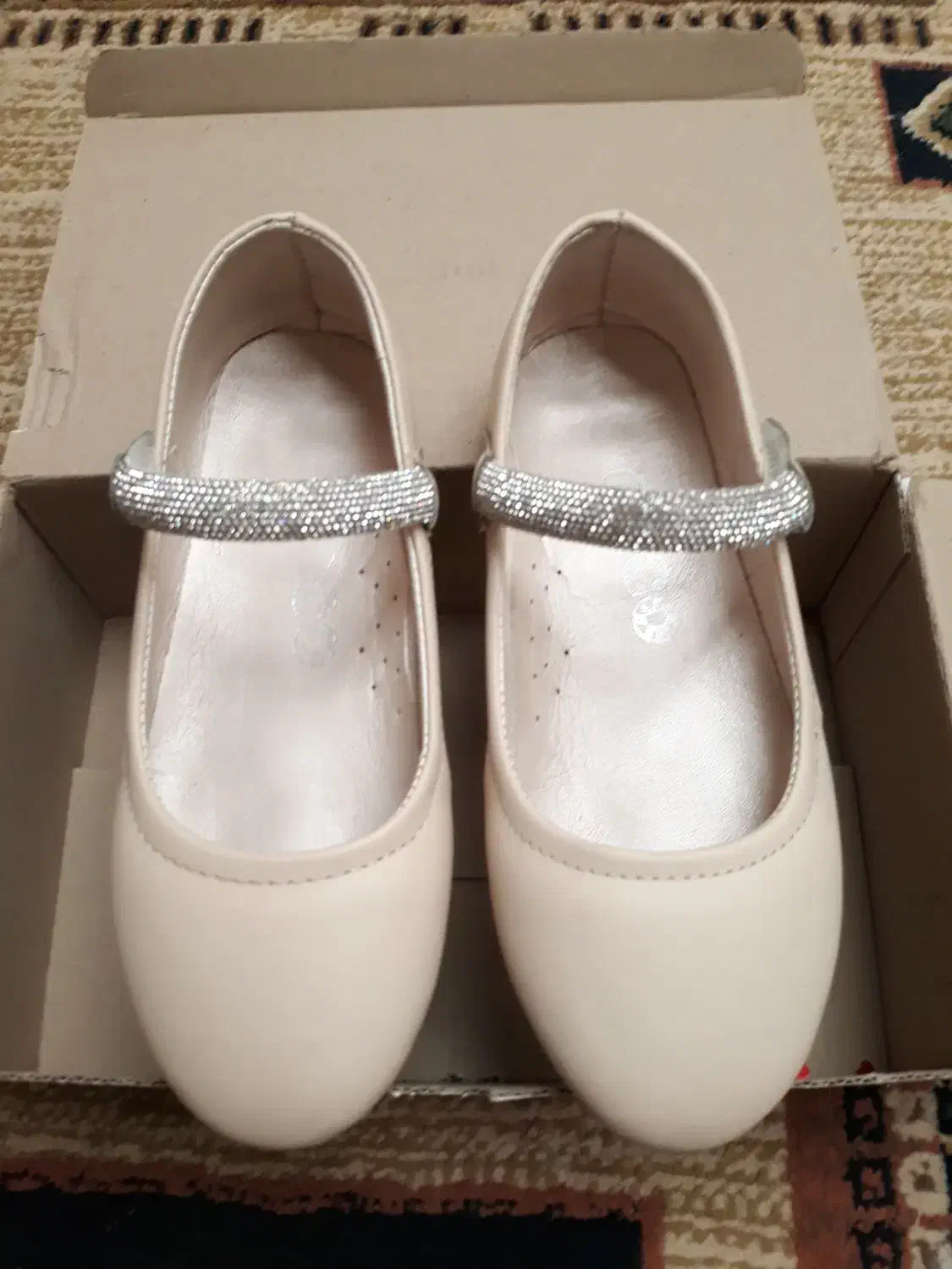 یک جفت کفش دخترانه|کفش و لباس بچه|رفسنجان, |دیوار