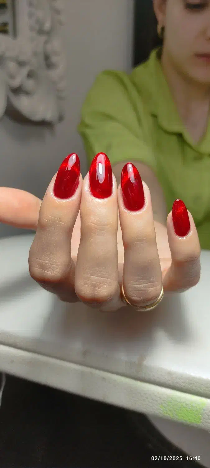 خدمات کاشت و طراحی ناخن|خدمات آرایشگری و زیبایی|اصفهان, الهیه|دیوار