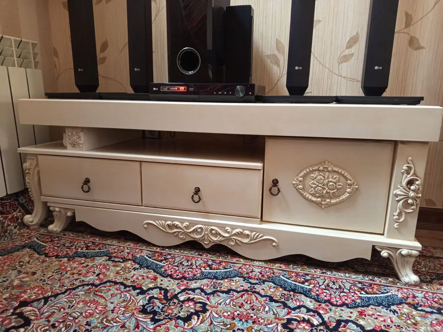 میز تلویزیون|میز تلویزیون|نیشابور, گمنام غربی|دیوار