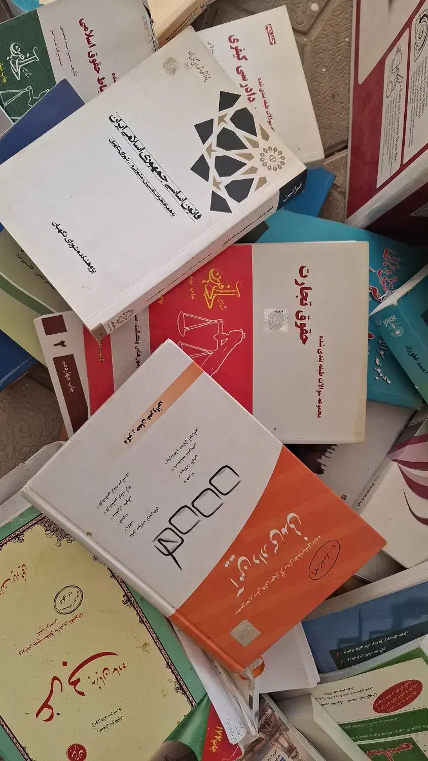 حجم های زیاد ۲۰۰ هزار تومن و حجم های کم ۱۳۰|کتاب و مجله آموزشی|هشتگرد, شهرک راه آهن|دیوار