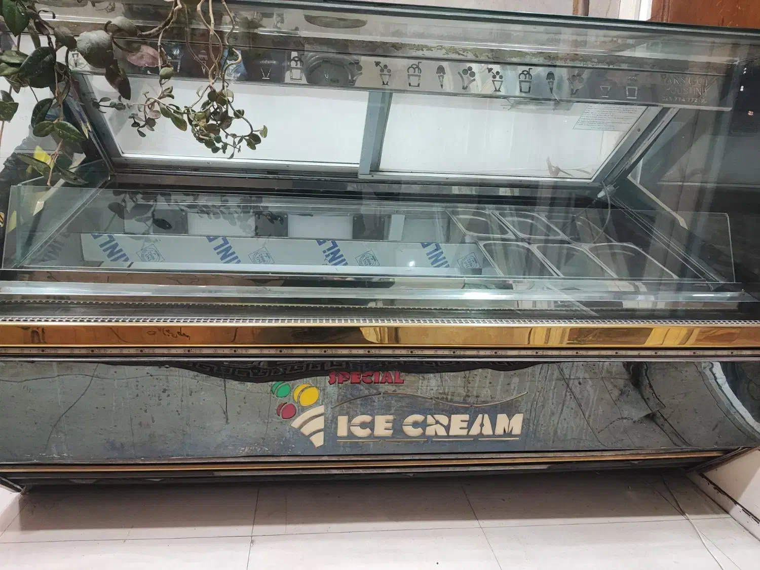 یخچال بستنی تاپینگ ۲۴|کافی‌شاپ و رستوران|مشگین شهر, |دیوار