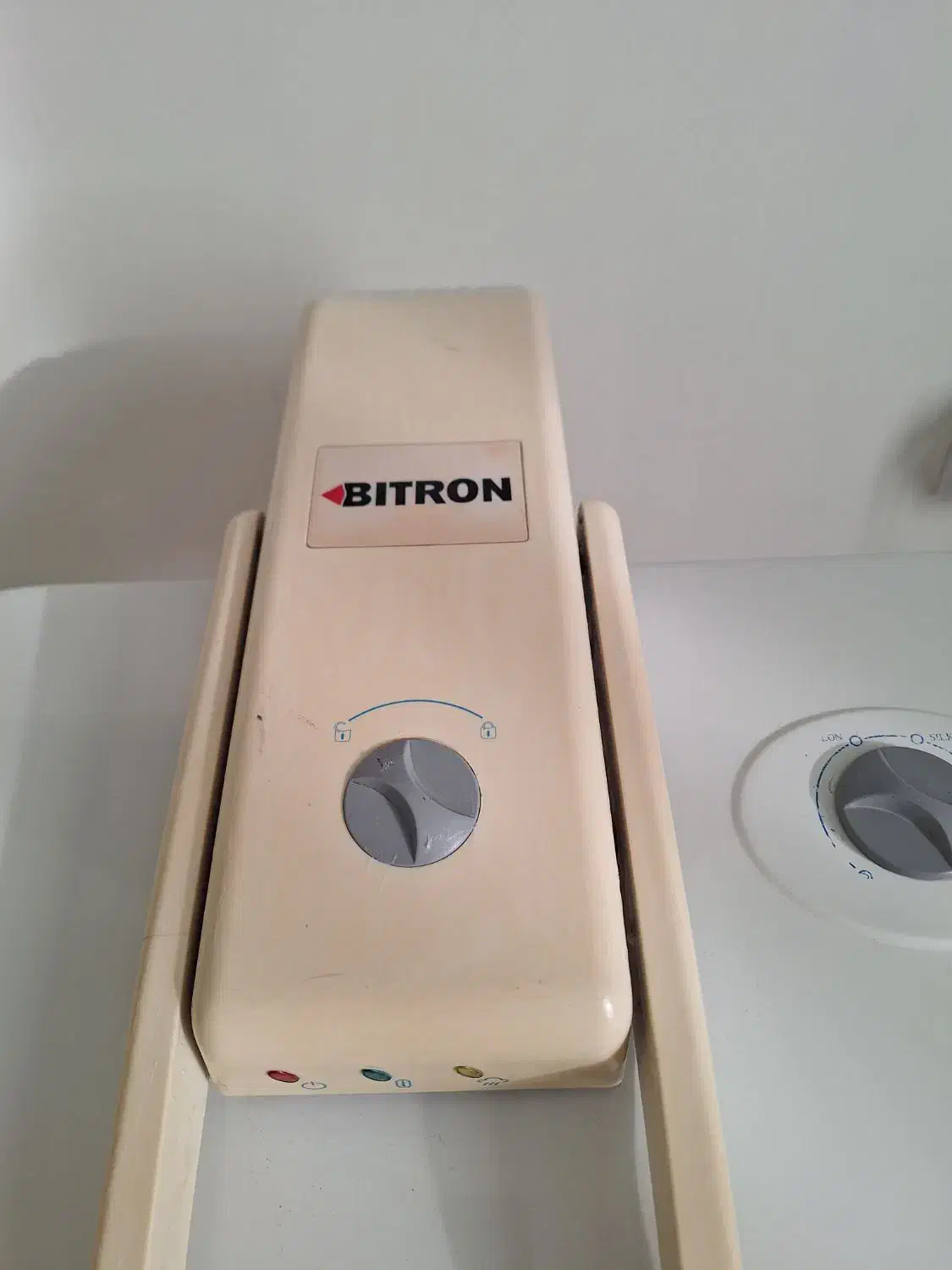 اتو پرس بخار بایترون اصل|اتو و لوازم اتو|سبزوار, پاسداران|دیوار