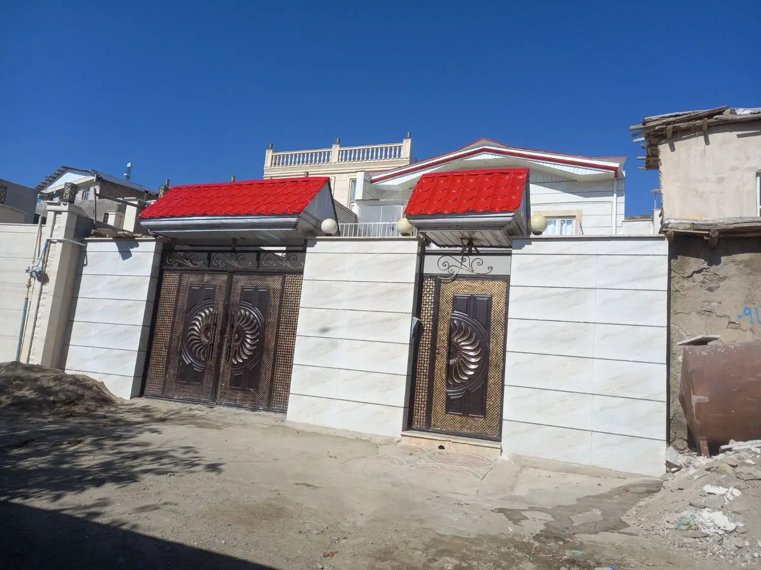 اجرای.شیروانی.اسکلت.الاچیق.|خدمات پیشه و مهارت|بروجرد, |دیوار