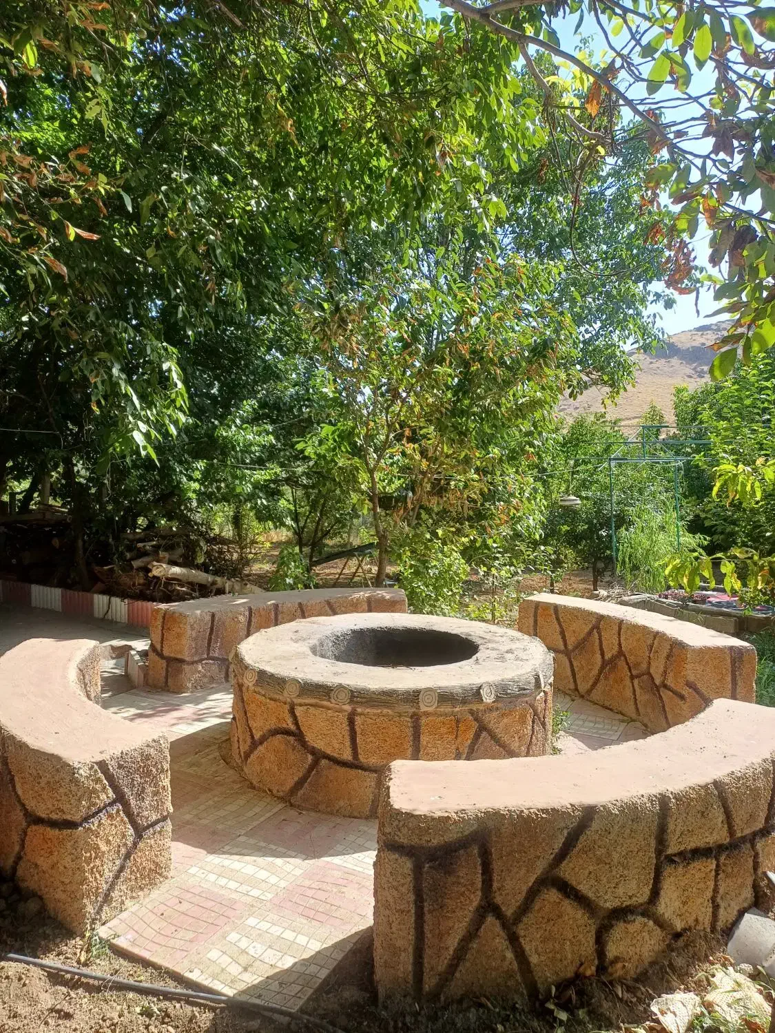 باغ ویلا 2000 متری استخردار سنندج|اجارهٔ کوتاهمدت ویلا و باغ|سنندج, |دیوار