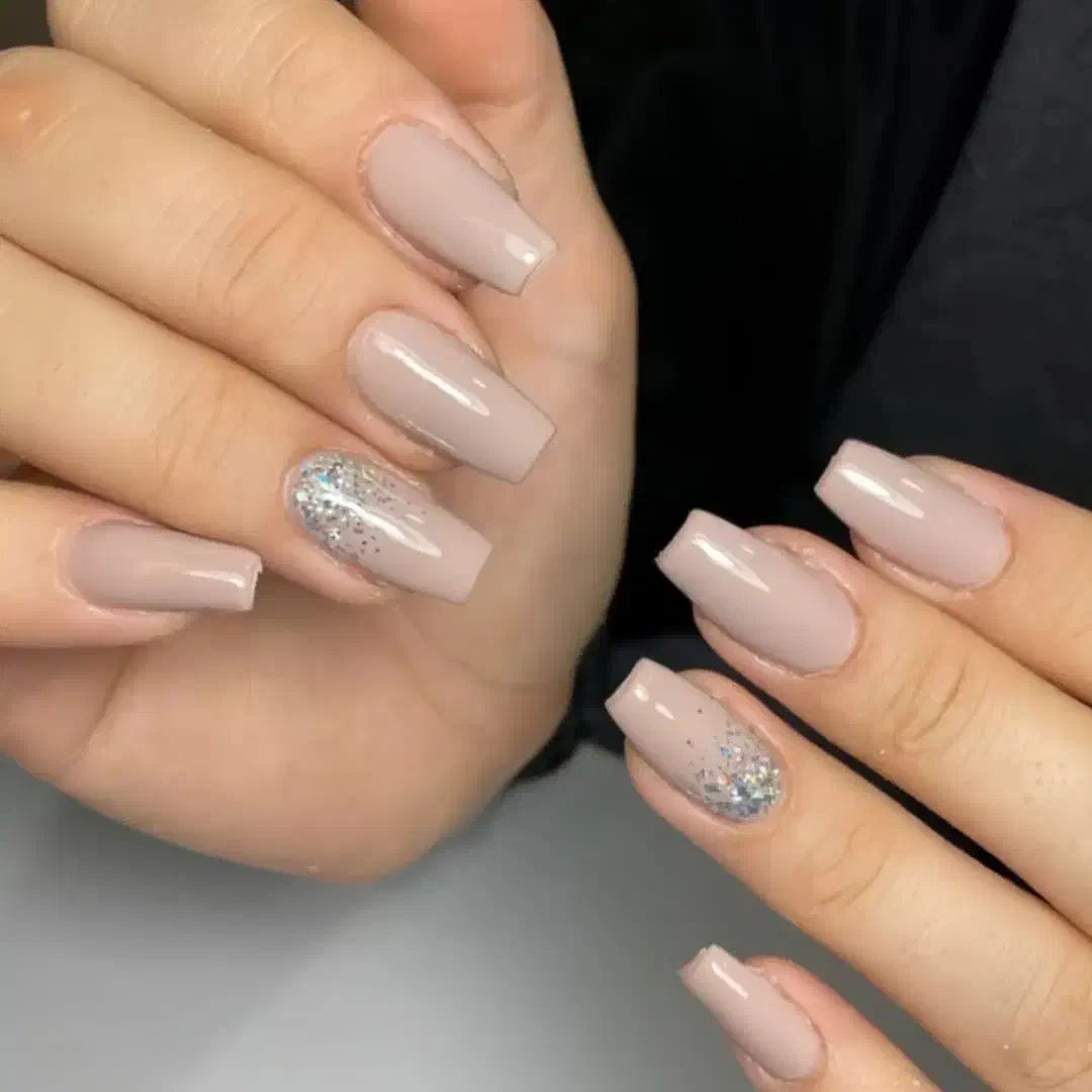 کاشت ناخن و آموزش تخصصی|خدمات آرایشگری و زیبایی|قم, نیروگاه|دیوار