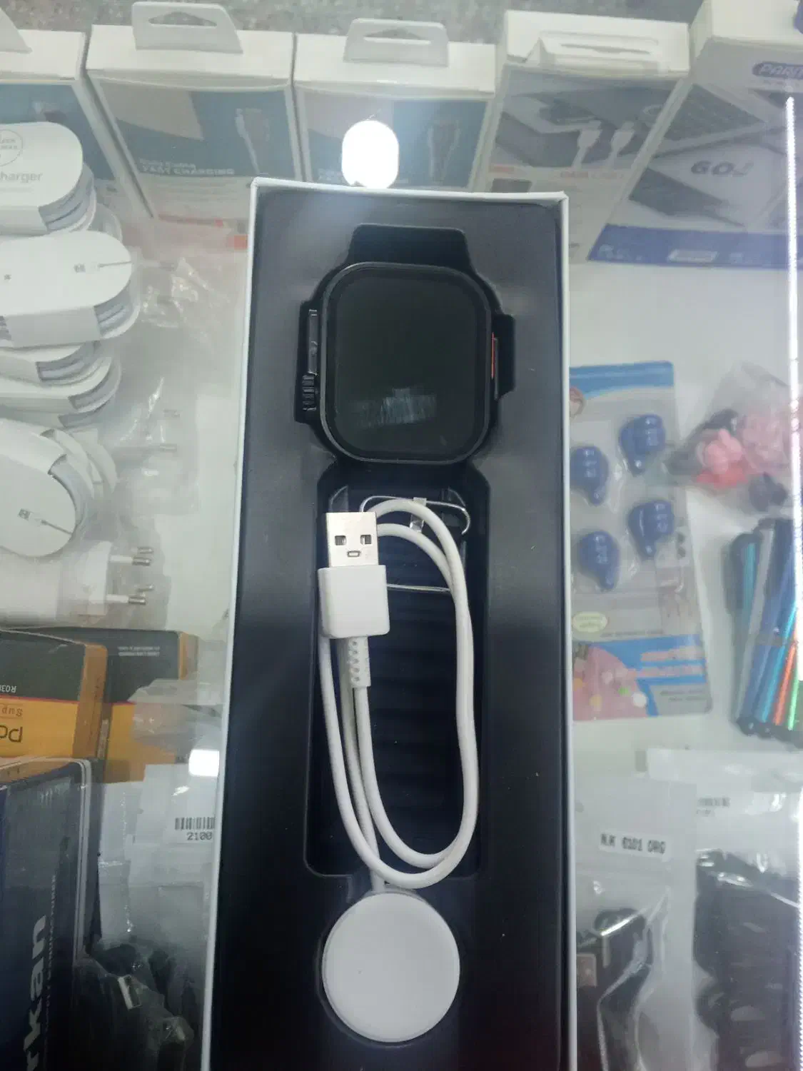 ساعت هوشمند|ساعت|نیشابور, گنبد سبز|دیوار