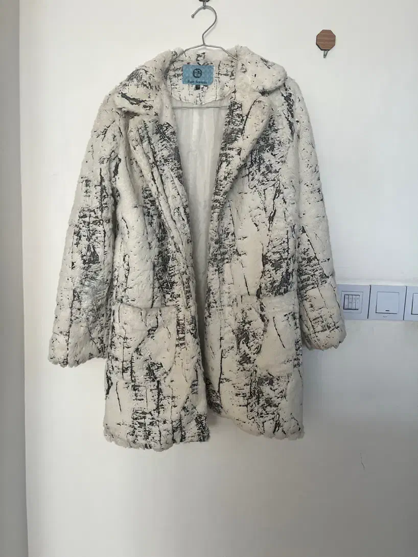 چندتا لباس پاییزه و تی شرت|لباس|قم, حقیقت|دیوار