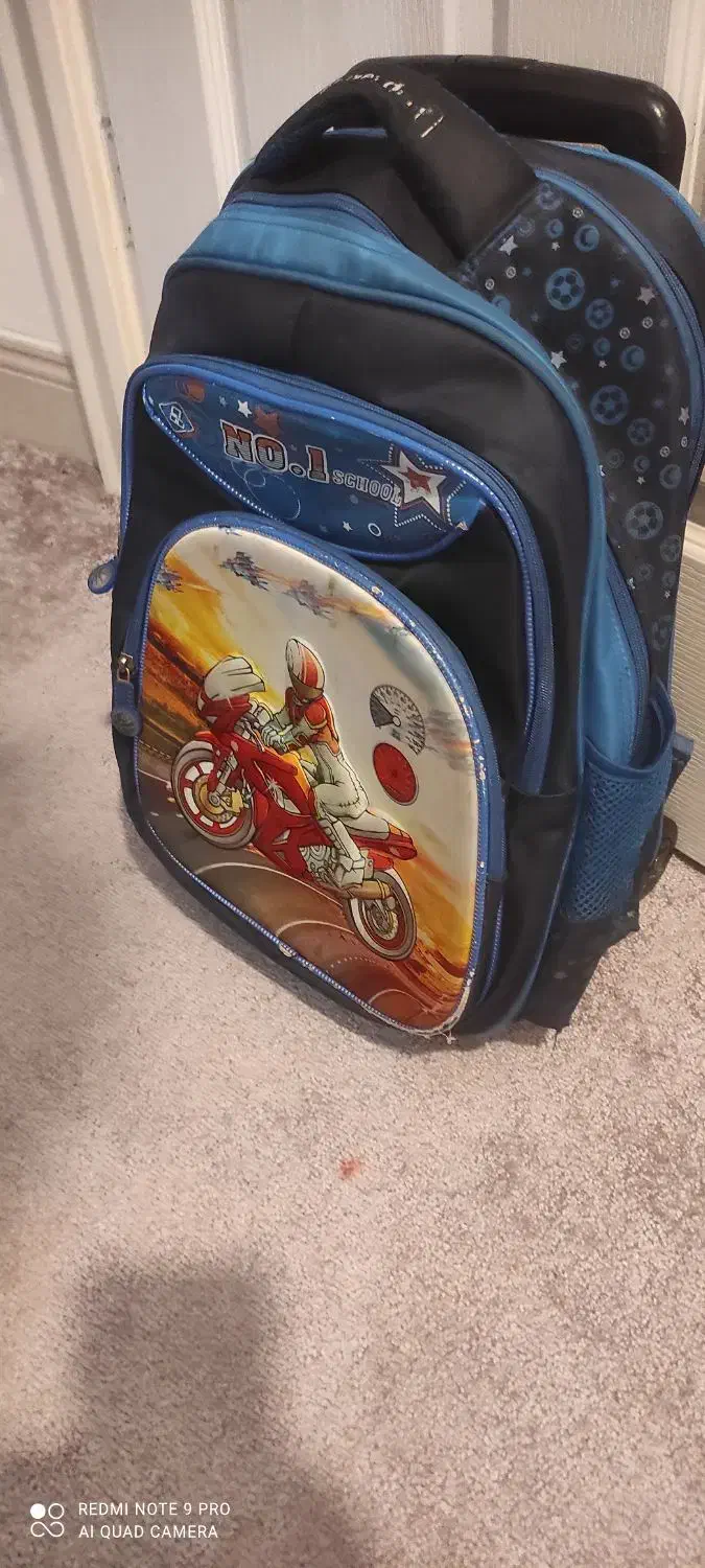 کیف مدرسه چرخ دار|کیف، کفش، کمربند|بوشهر, |دیوار