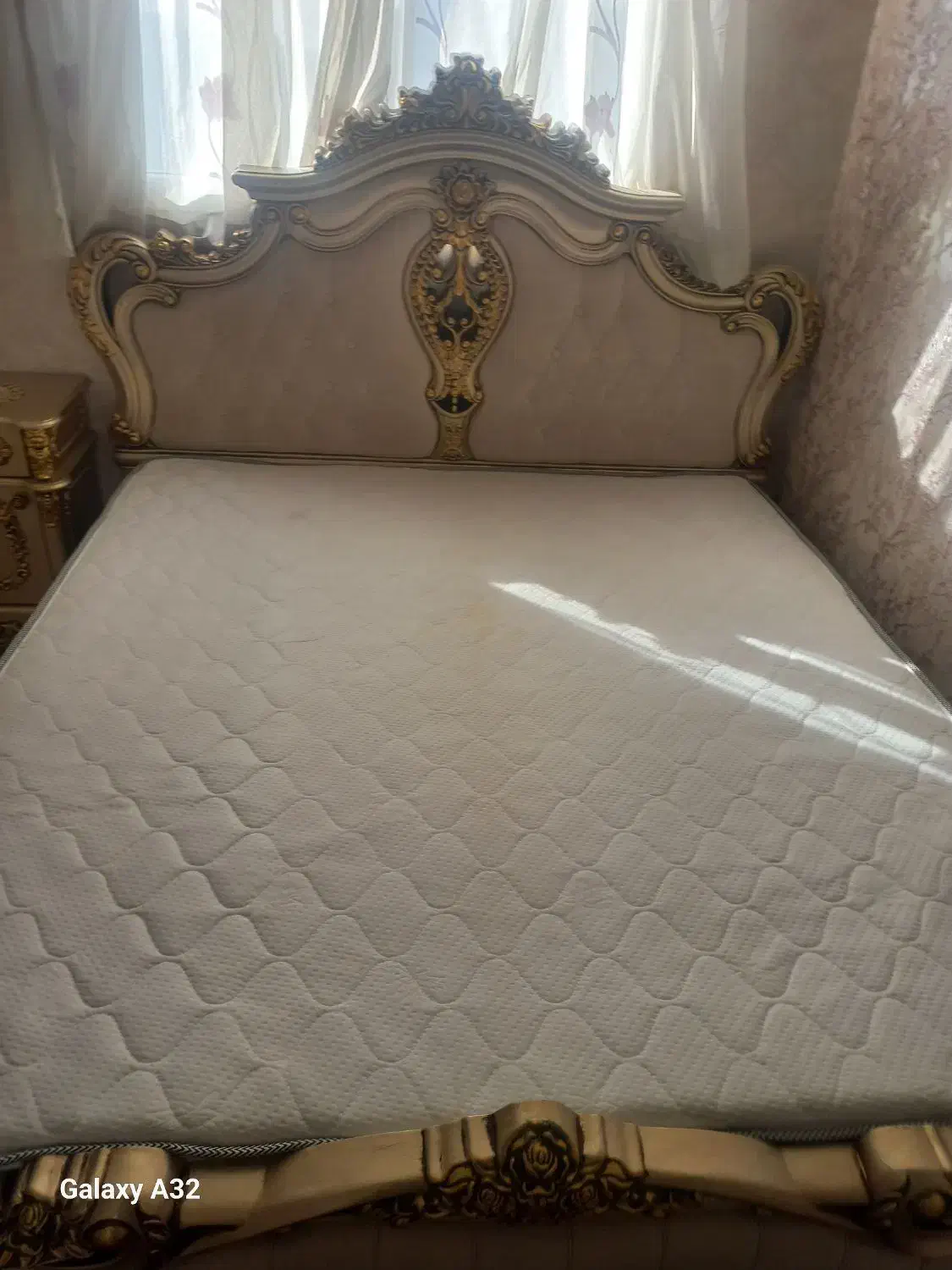 تخت سلطنتی|تخت و سرویس خواب|قرچک, شهرک الحدید|دیوار