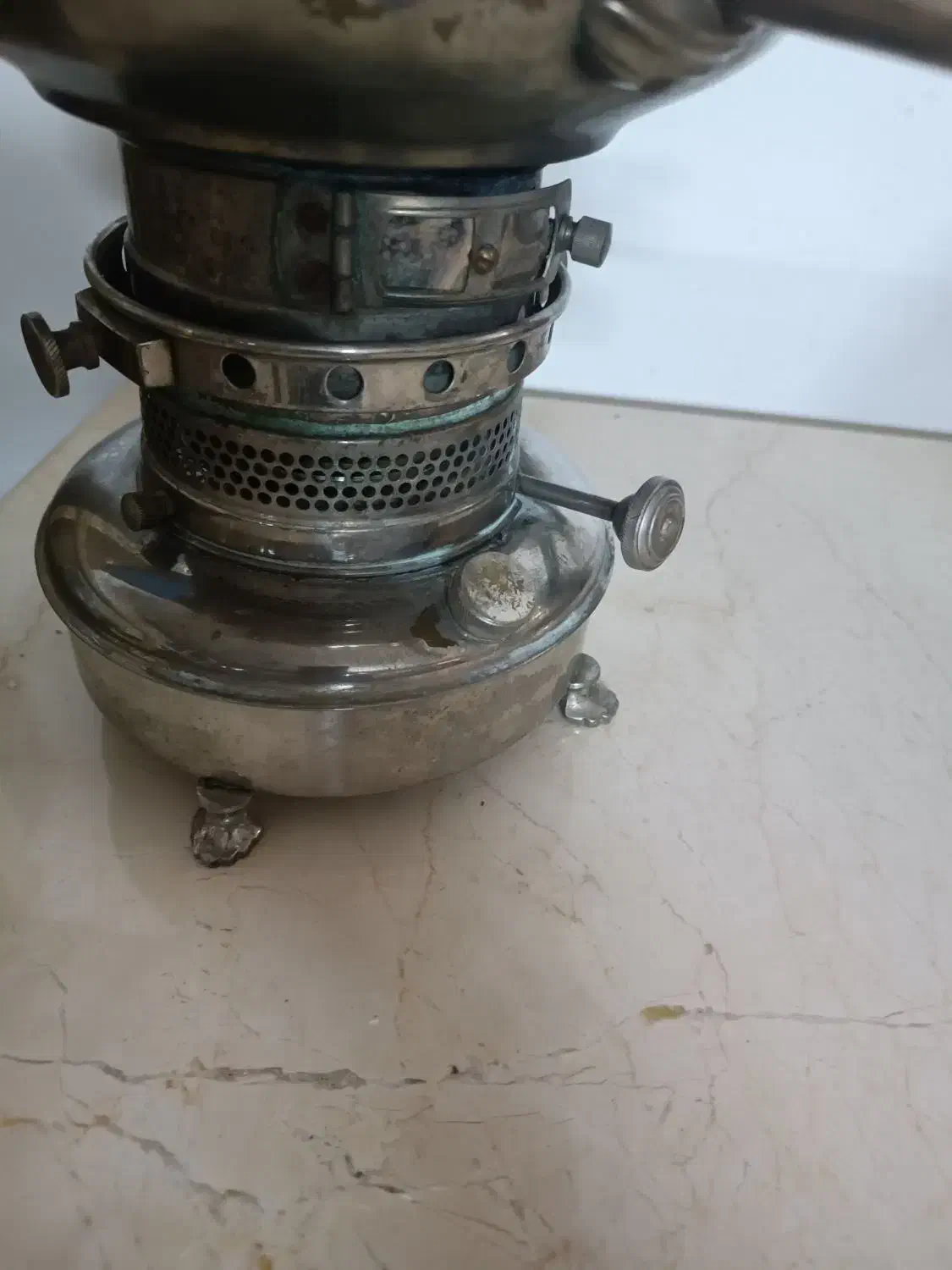 سماور عالی نصب برنجی حدودا شصت و پنجساله|صنایع دستی و سایر لوازم تزئینی|کرمان, |دیوار