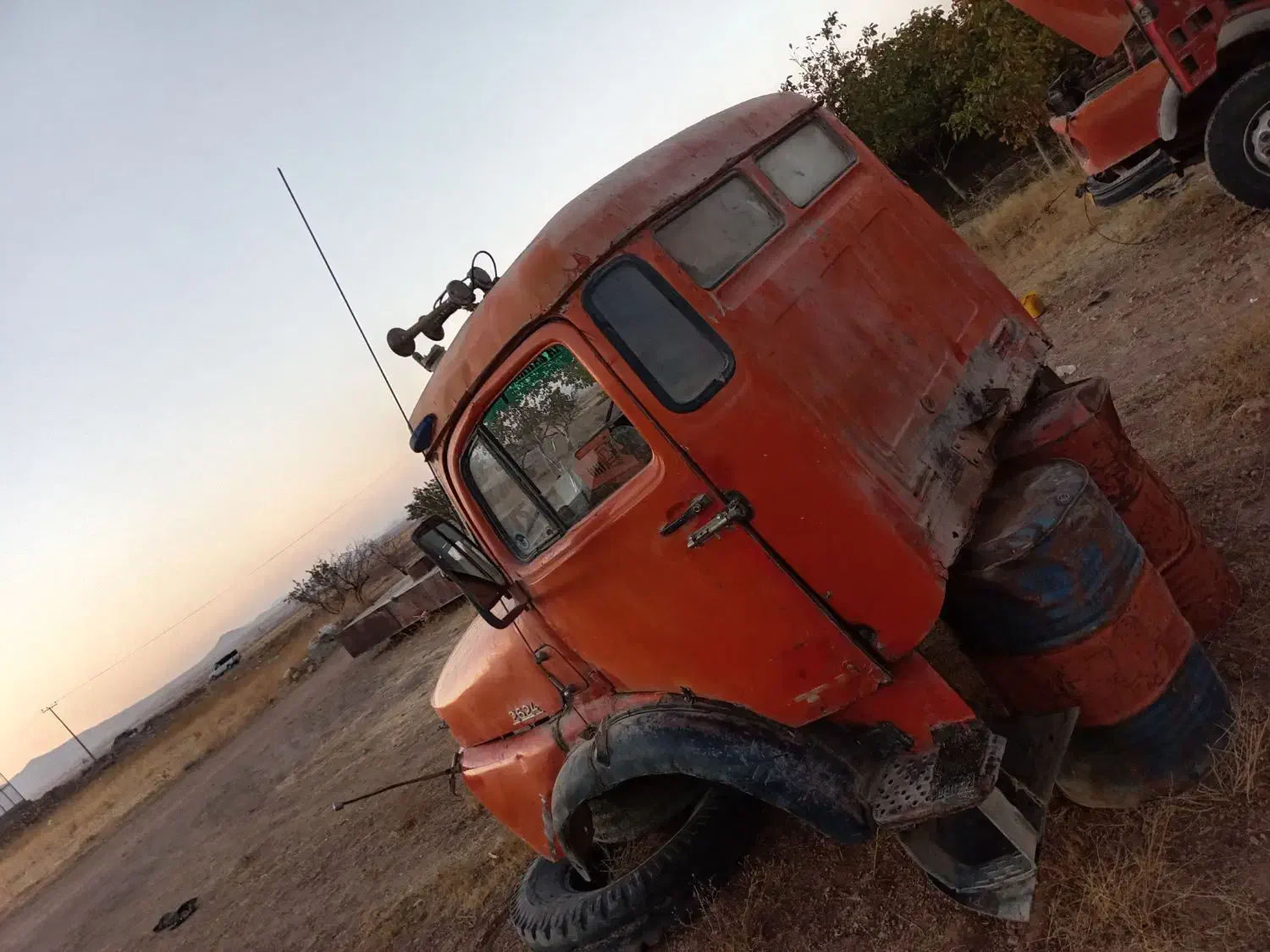 اتاق بنز دماغ دار|قطعات یدکی و لوازم جانبی|سجاس رود, |دیوار