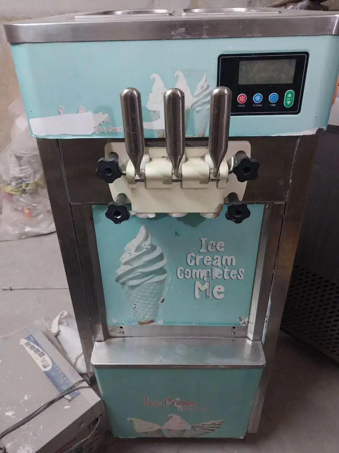 لوازم آبمیوه فروشی ، یخچال مکعبی ، بستنی قیفی|فروشگاه و مغازه|قم, ارم|دیوار