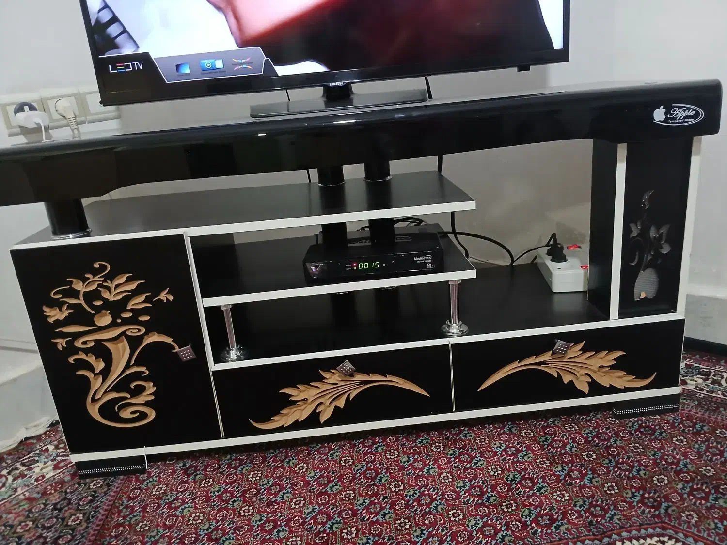 میز تی وی|میز تلویزیون|هشتگرد, شهرک راه آهن|دیوار