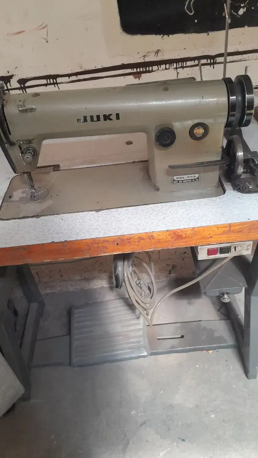 چرخ راسته دوز وسردوز  جوکی|چرخ خیاطی و ریسندگی|بیجار, |دیوار