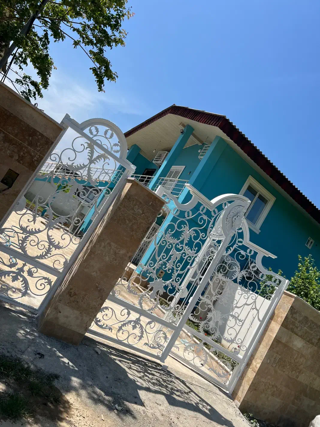 ویلای مجهز شهرکی منظره زیبا نزدیک به جنگل و دریا|فروش خانه و ویلا|نشتارود, |دیوار