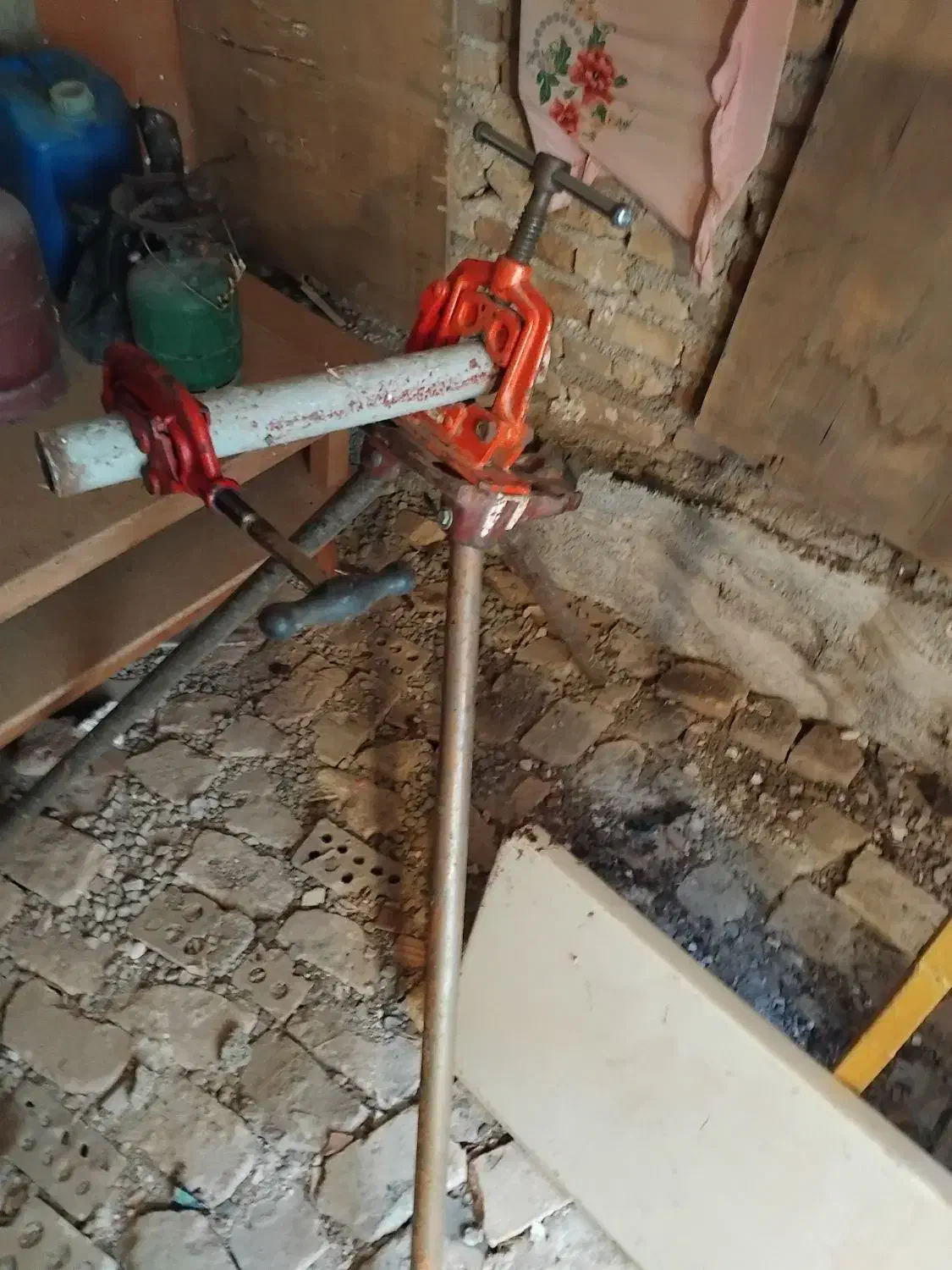 گیره آهنی ایران پتک.لوله بر و دستگاه حدیده|ابزارآلات|گرگان, |دیوار