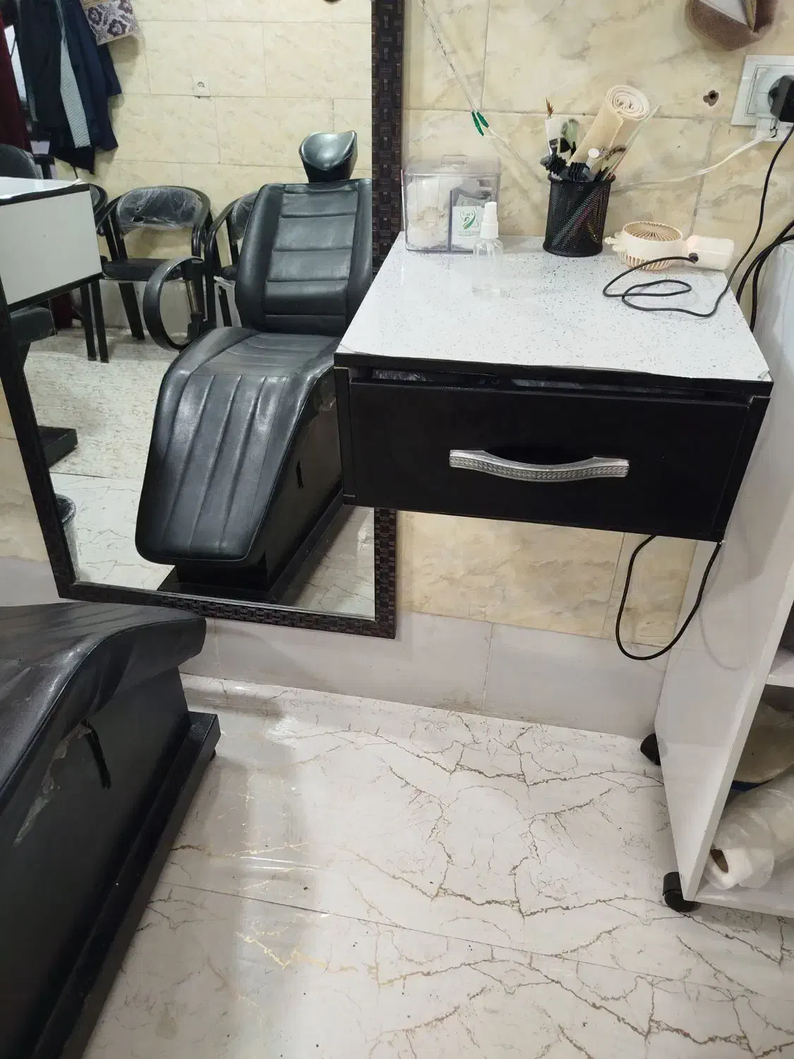 دکور سالن|آرایشگاه و سالن‌های زیبایی|اهواز, کارون|دیوار