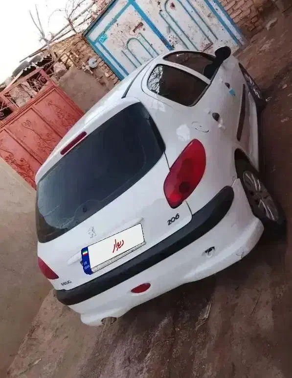 206 مدل 81|خودرو سواری و وانت|یزد, |دیوار