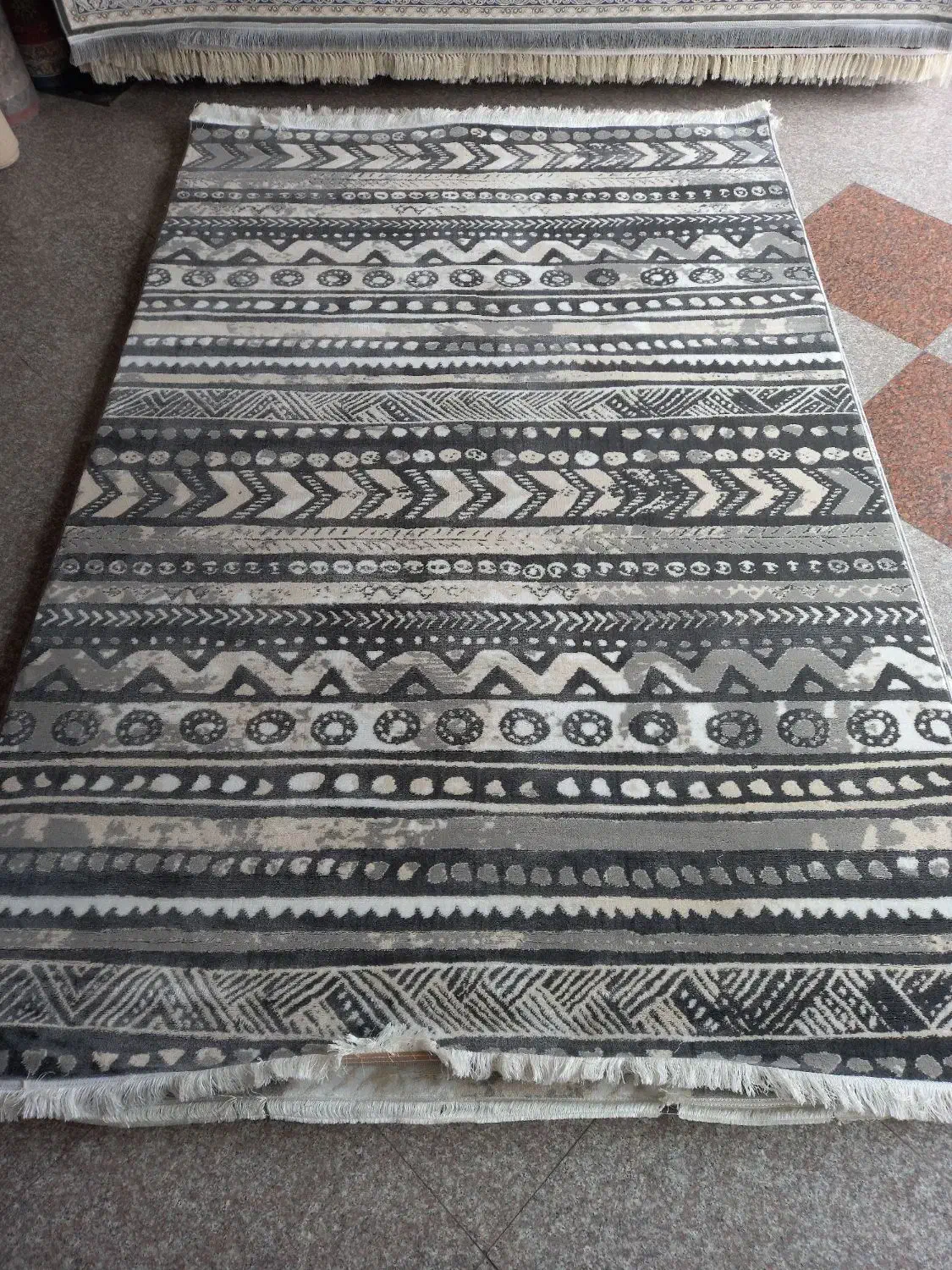 نوبرانه ی فصل جدید رسید(سرای‌فرش‌محمدی)|فرش|اردبیل, |دیوار