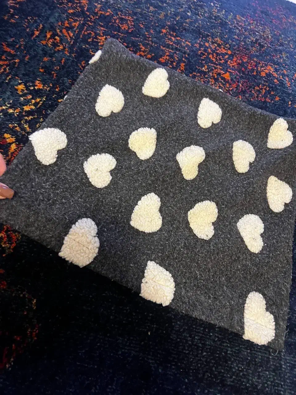 تعدادی ر‌و بالشتی و کوسن بسیار شیک|سرویس روتختی|بابلسر, |دیوار