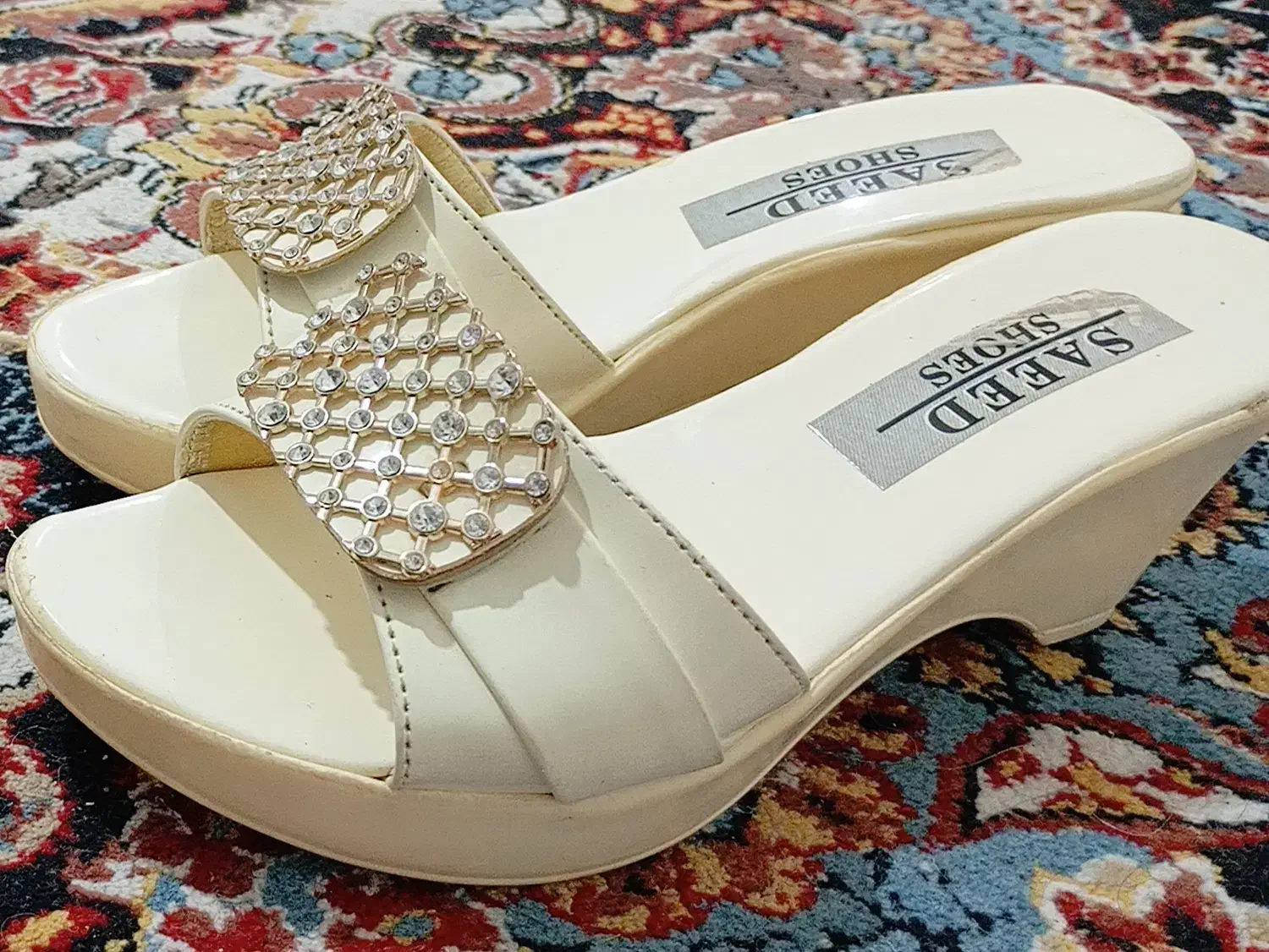 کفش مجلسی|کیف، کفش، کمربند|گزیک, |دیوار