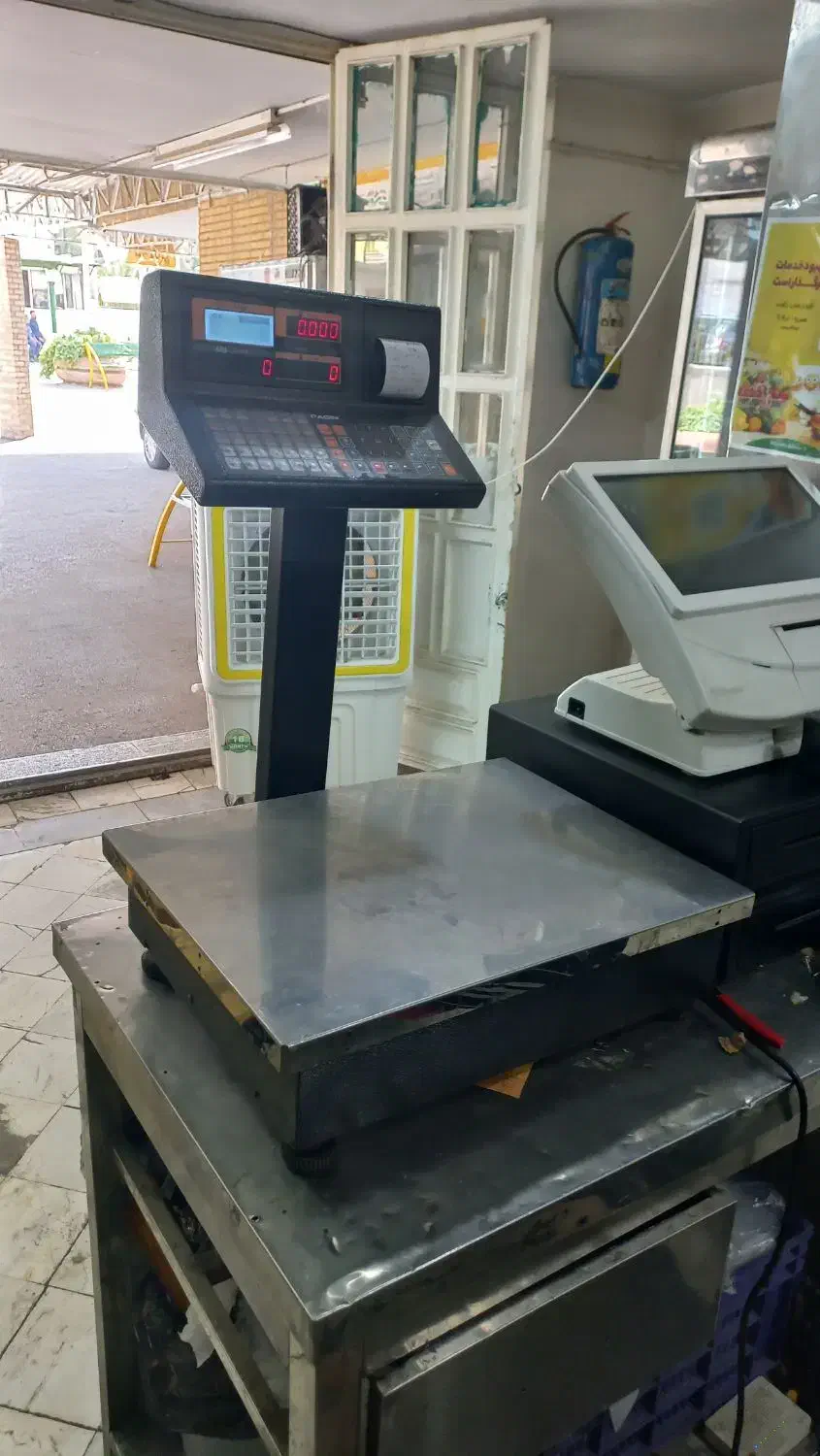 ترازو رادین ۷۰ کیلو سالم و در حد نو با باطری|فروشگاه و مغازه|چهاردانگه (تهران), |دیوار