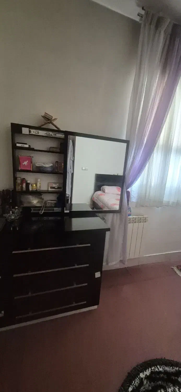 سرویس خواب|تخت و سرویس خواب|شاهین‌شهر, حافظ جنوبی|دیوار