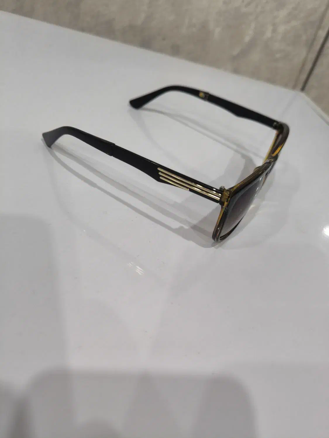 عینک|زیورآلات و اکسسوری|بندر انزلی, باغ زمانی|دیوار