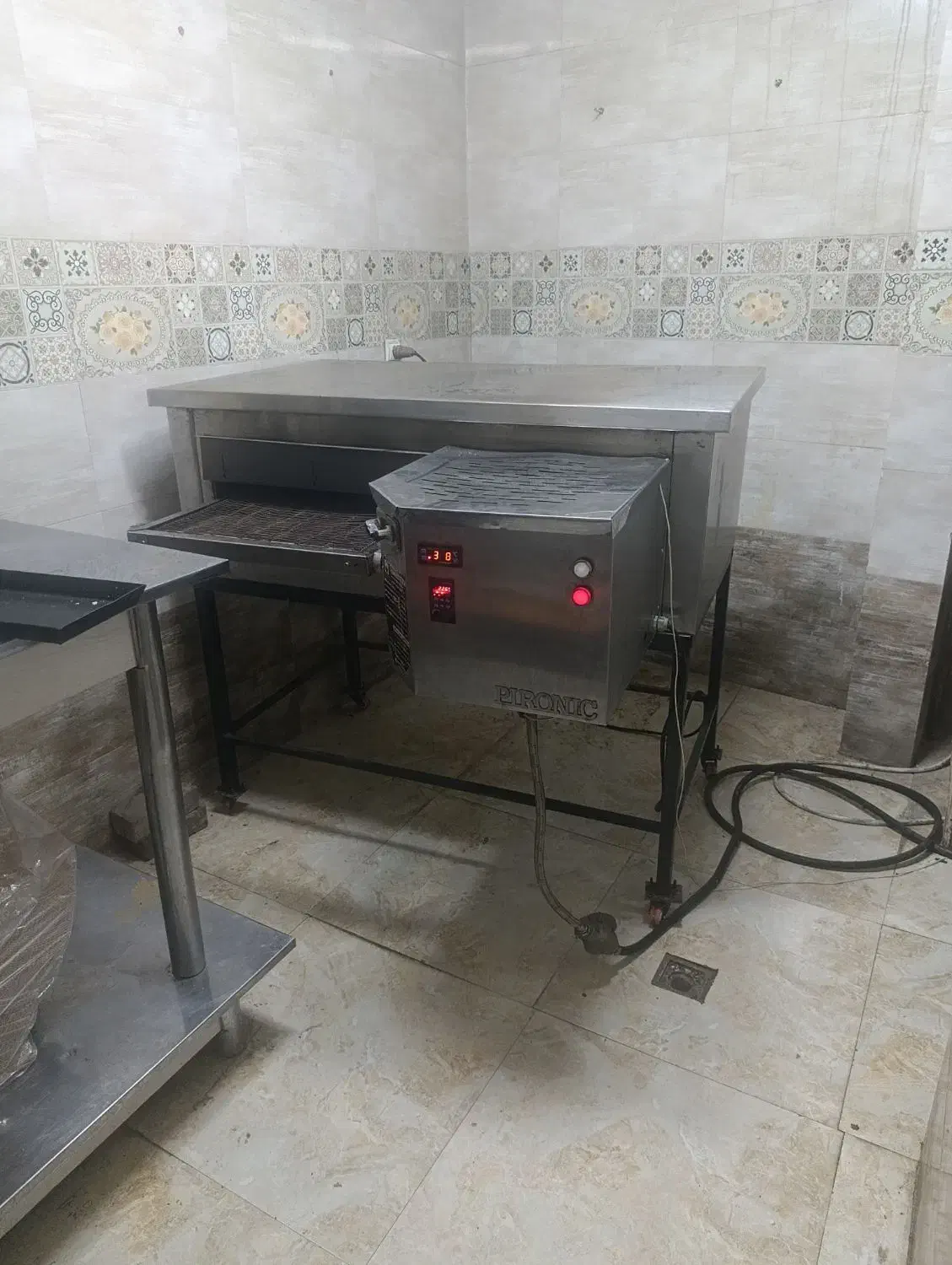 فر ریلی پیتزا|کافیشاپ و رستوران|بستان آباد, |دیوار