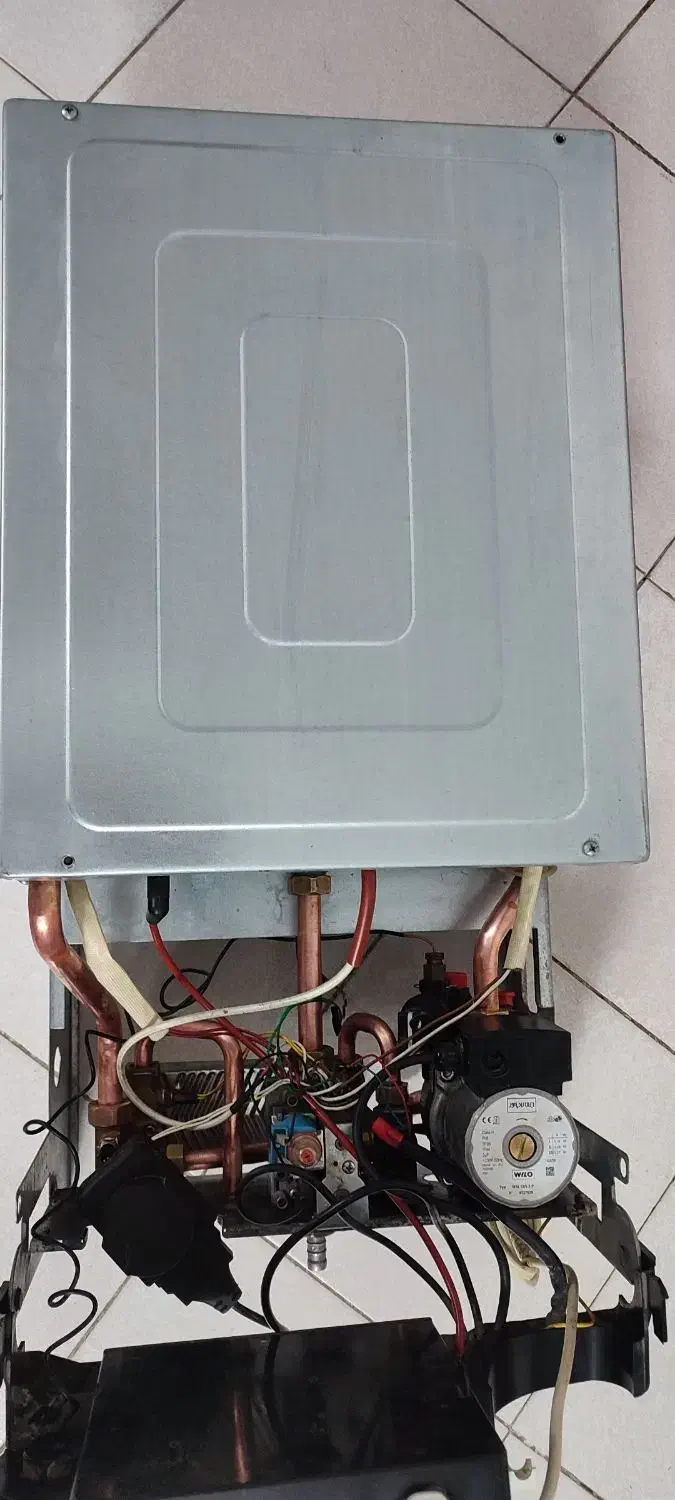 پکیج دیواری ایران رادیاتور m240ff دو مبادله فندار|آبگرمکن، پکیج، شوفاژ|تهران, نیروی هوایی (پیروزی)|دیوار