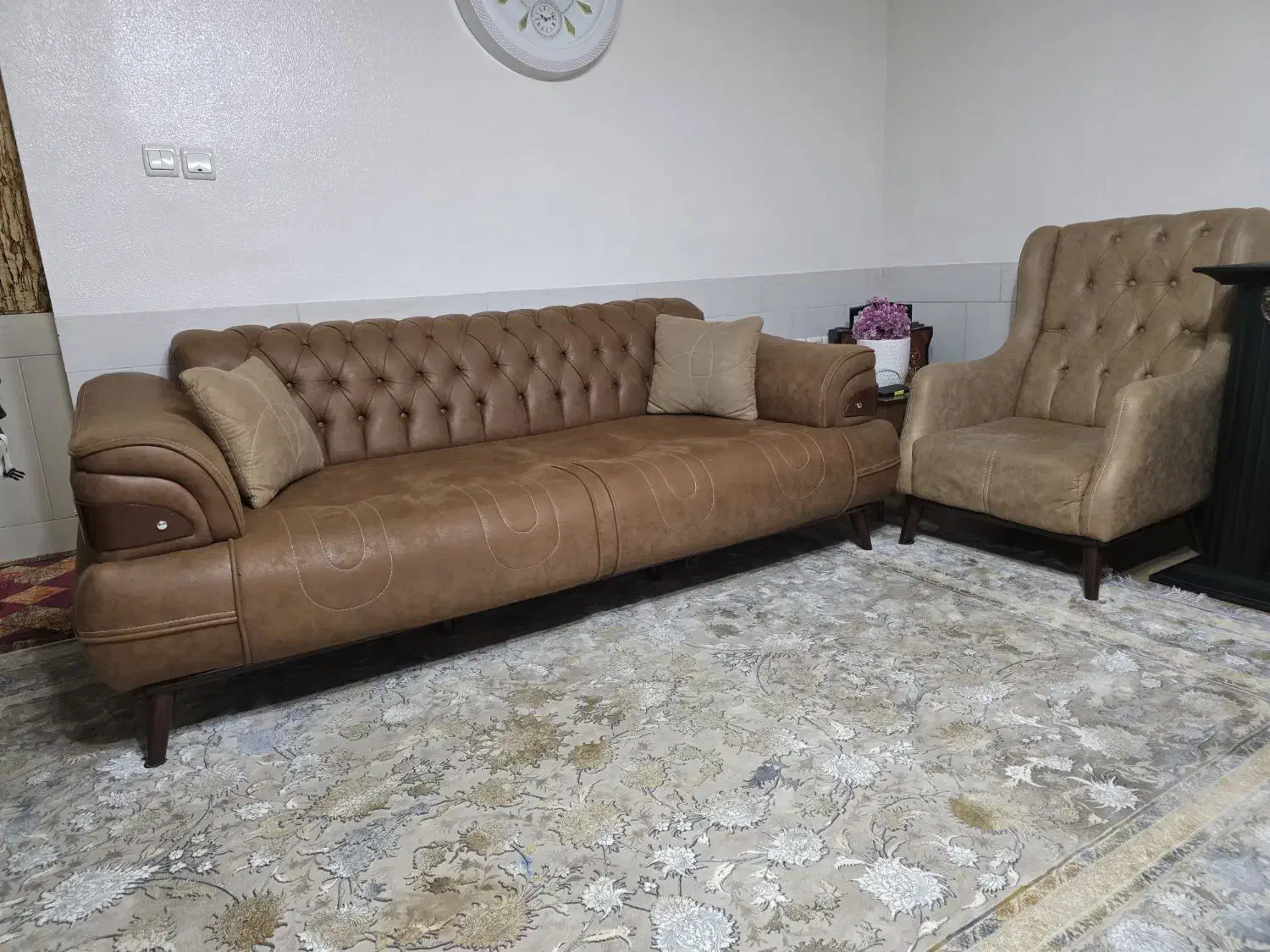 مبل ۸ نفره کاملا تمیز  و سالم|مبلمان خانگی و میز عسلی|برخوار, |دیوار