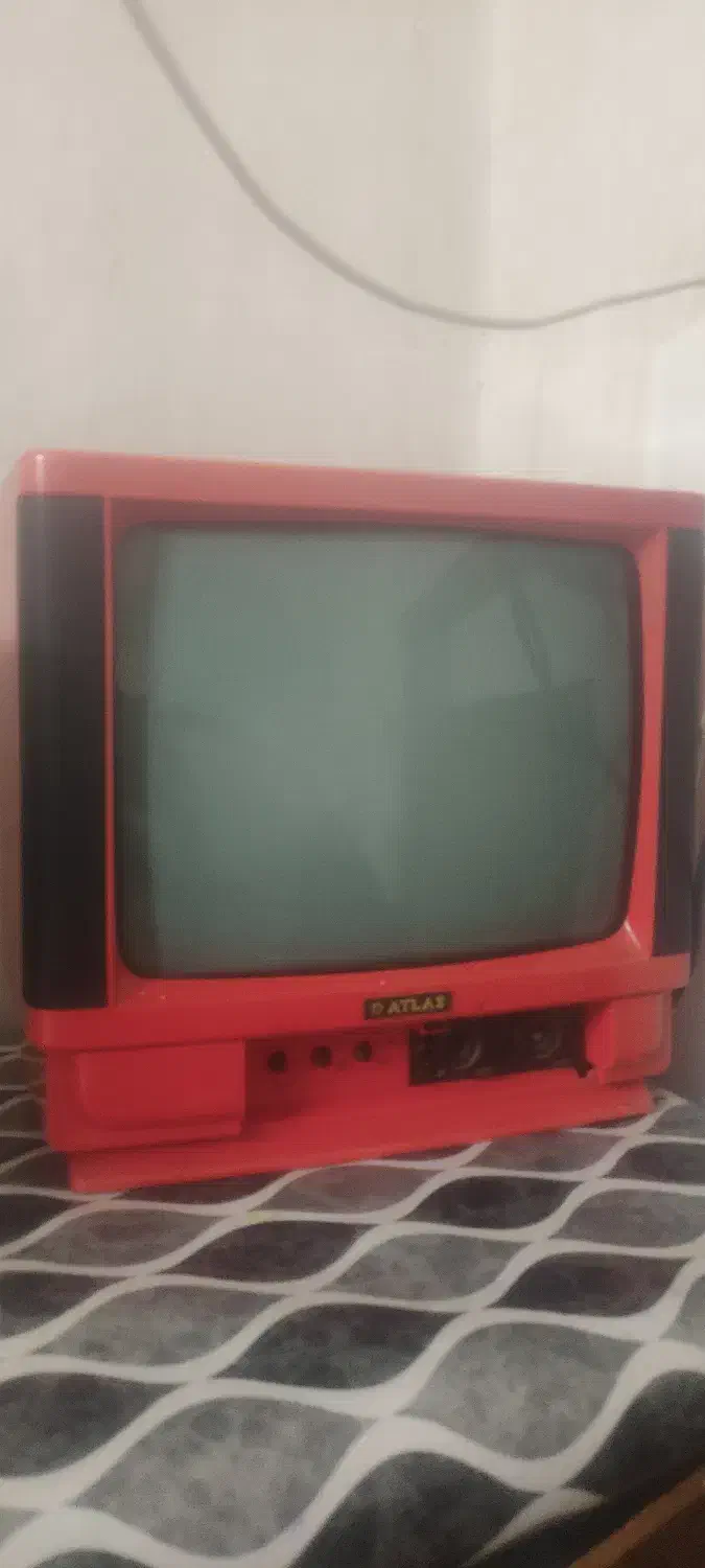 تلویزیون ۱۴|تلویزیون و پروژکتور|مشهد, طلاب|دیوار