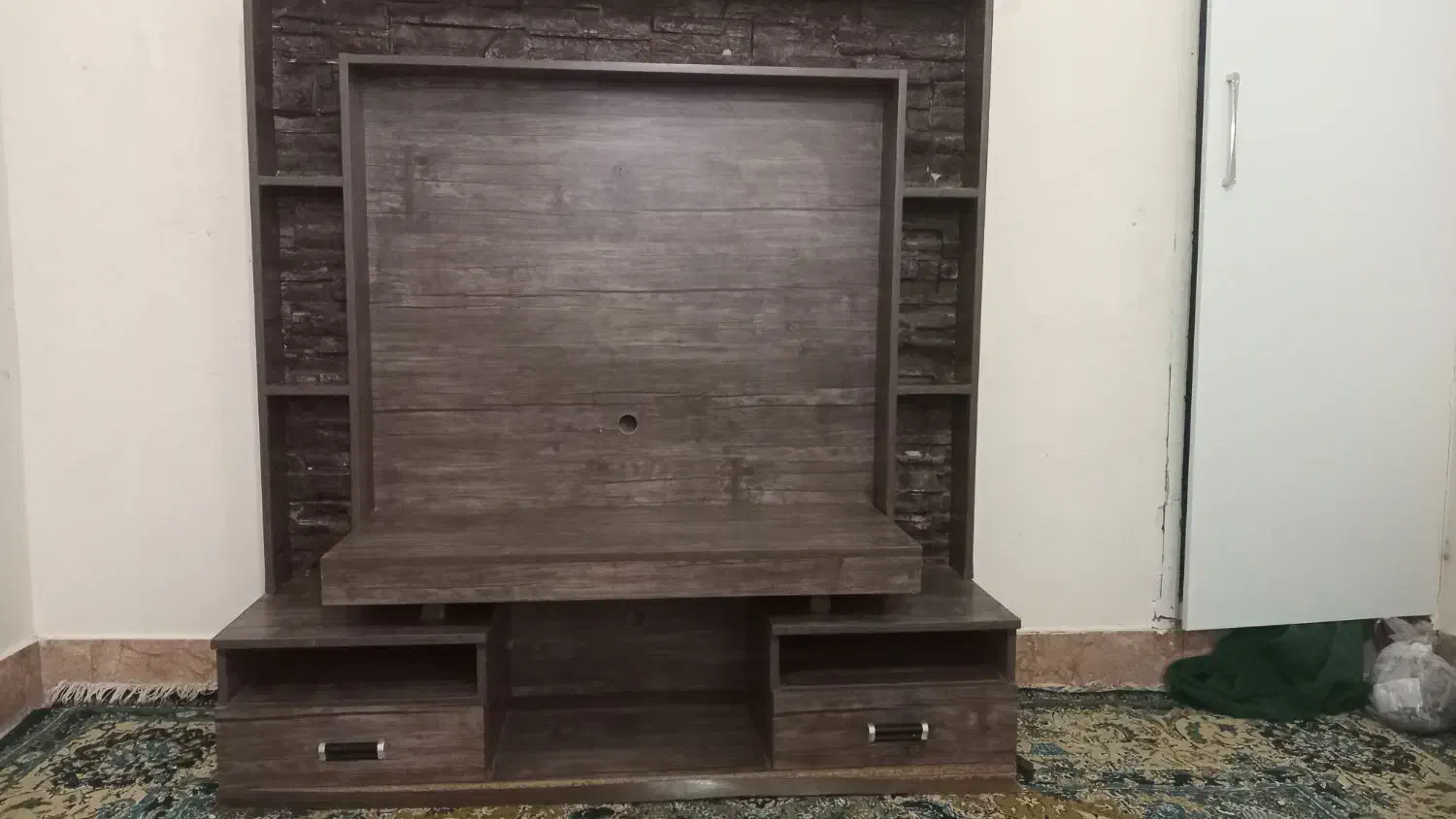 میز تلویزیون|میز تلویزیون|تربت جام, شهید غلام زاده|دیوار