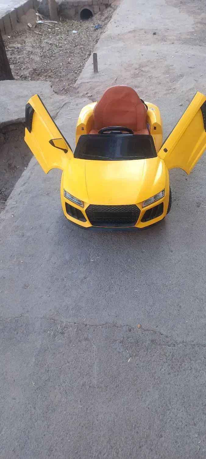 ماشین شارژی در حد نو|اسباببازی بچه|کرمان, |دیوار