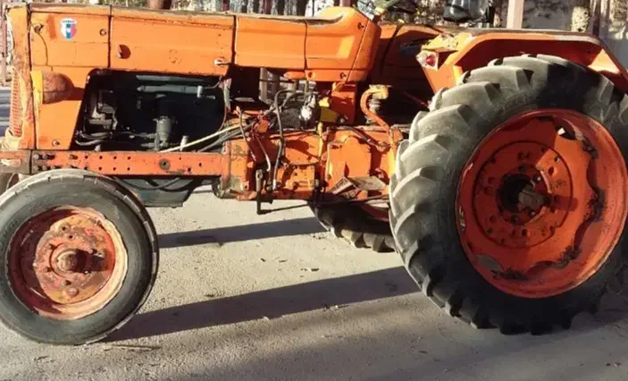 تراکتور رومانی مدل ۶۶ تمیز|خودرو سنگین|یزد, |دیوار