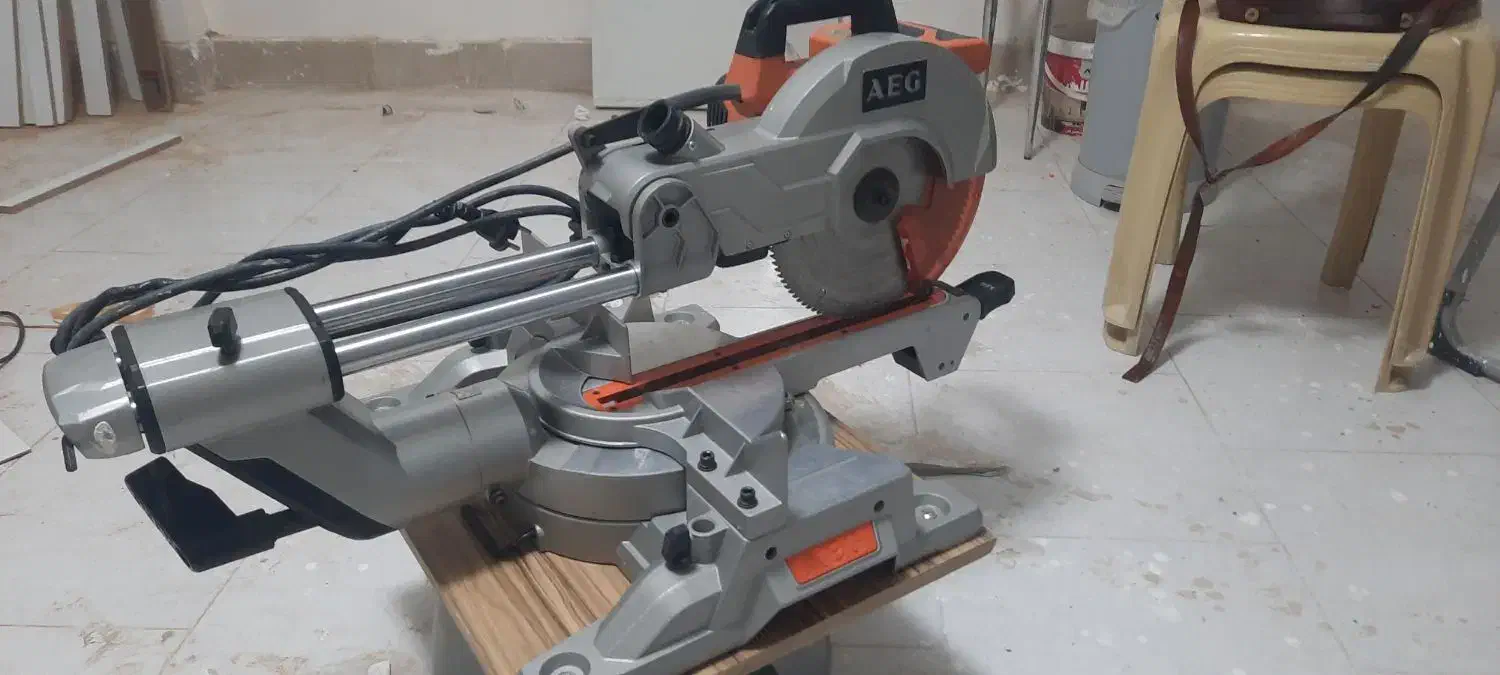 فارسی بر AEG|ابزارآلات|اصفهان, باغ زیار|دیوار