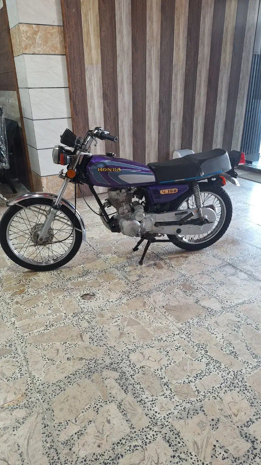هندا ۱۲۵بسیار تمیز استارتی ۵دنده|موتورسیکلت|رشت, نیروی دریایی|دیوار