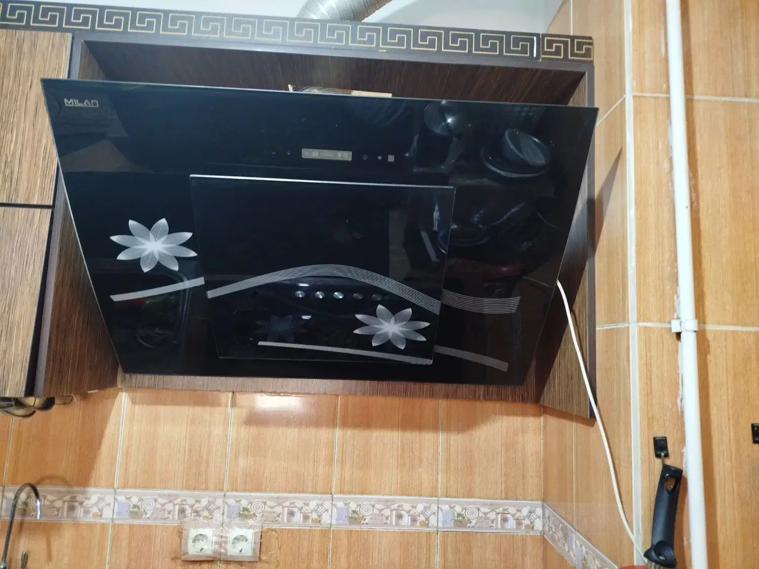 هود|هود|اهواز, رسالت|دیوار