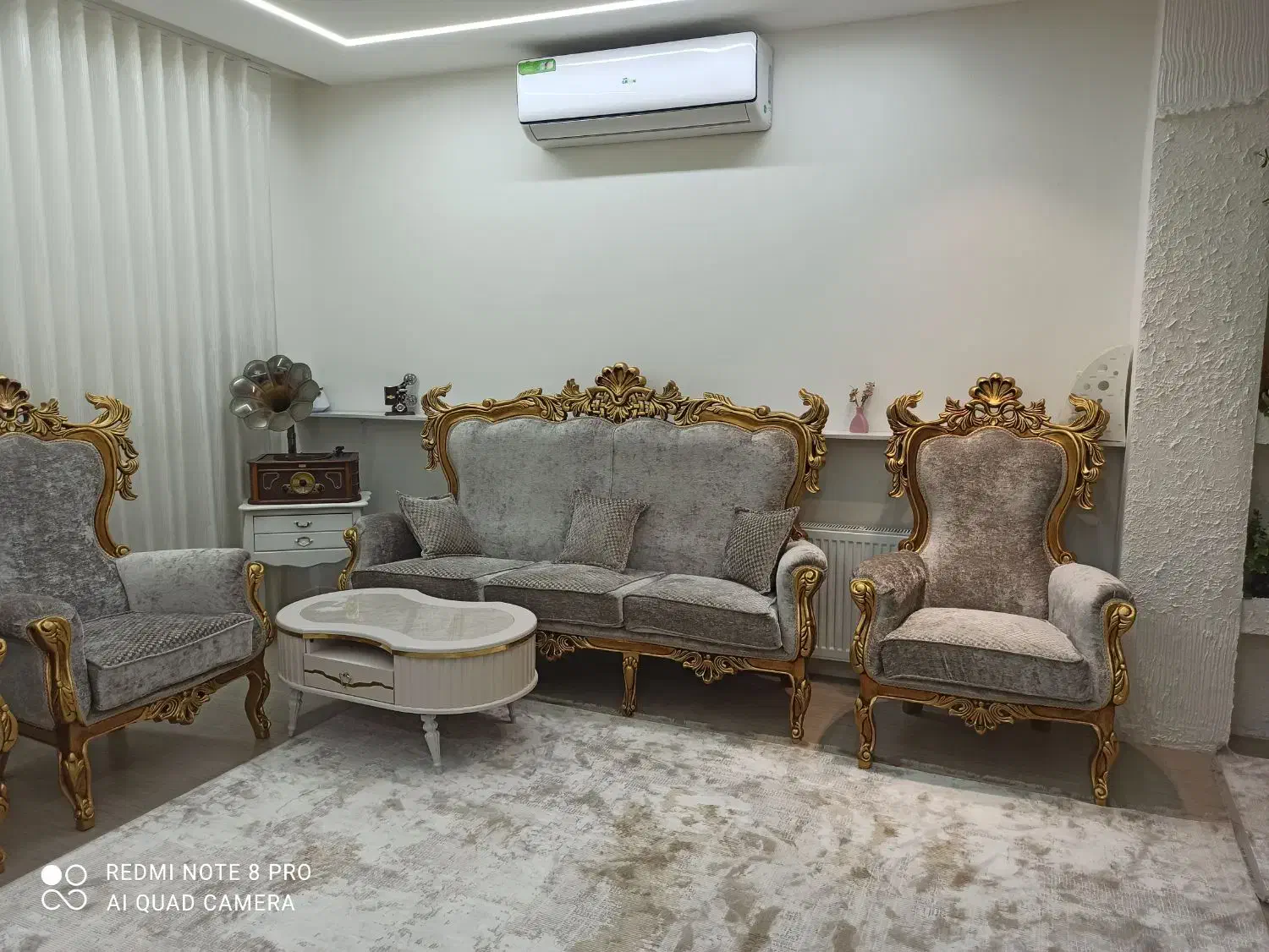 مبل ۹ نفره سلطنتی و تابلو کار دست|مبلمان خانگی و میز عسلی|قم, پردیسان|دیوار