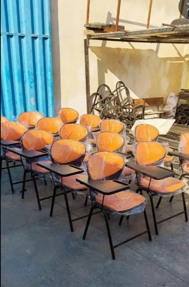 صندلی صدفی چهار پایه /دسته دار /دانش اموزی|مبلمان اداری|رشت, پیرکلاچای|دیوار