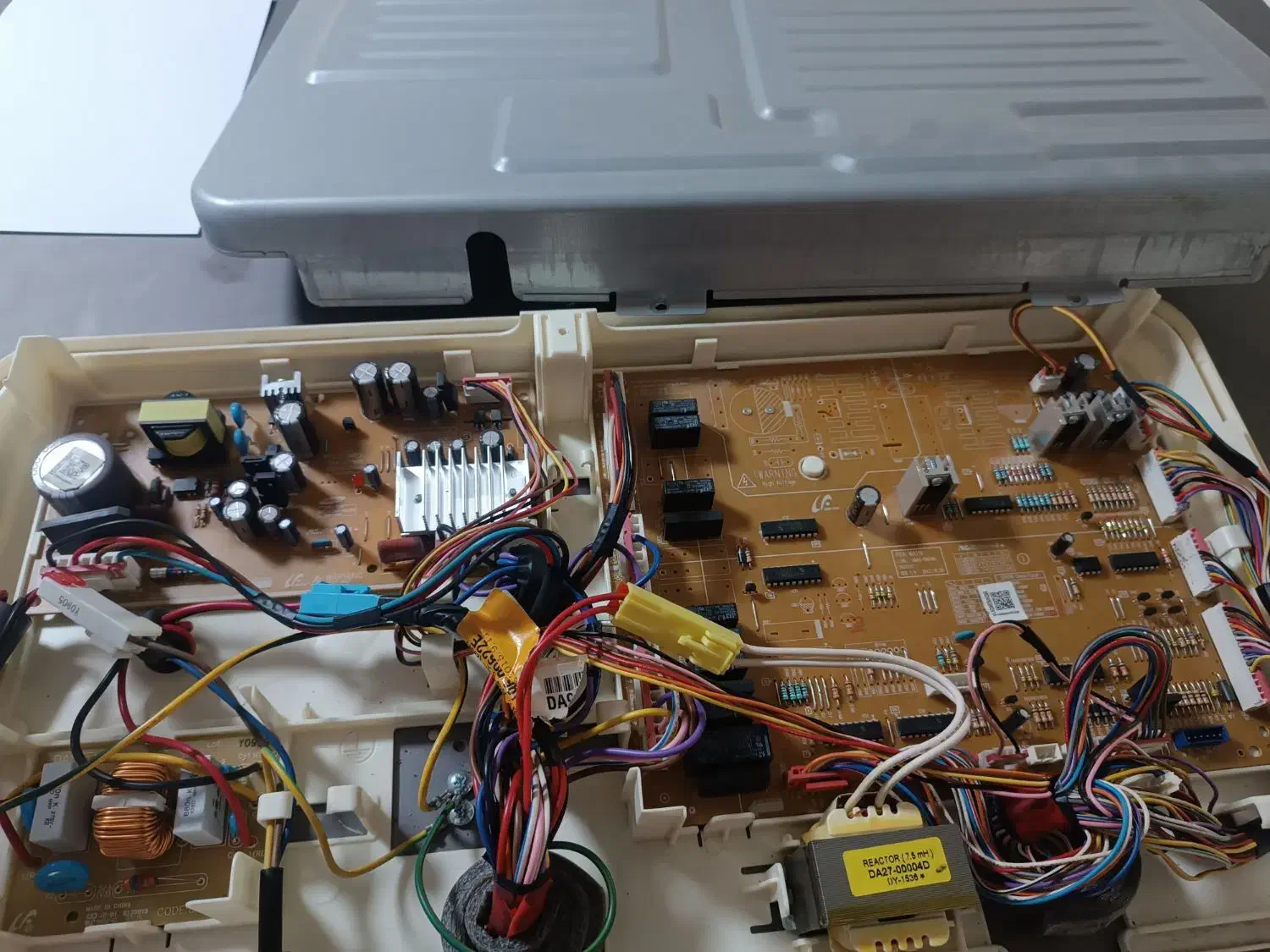 تعمیرات تعمیرکاریخچال های خانگی صنعتی ومغازباضمانت|خدمات پیشه و مهارت|بندرعباس, |دیوار