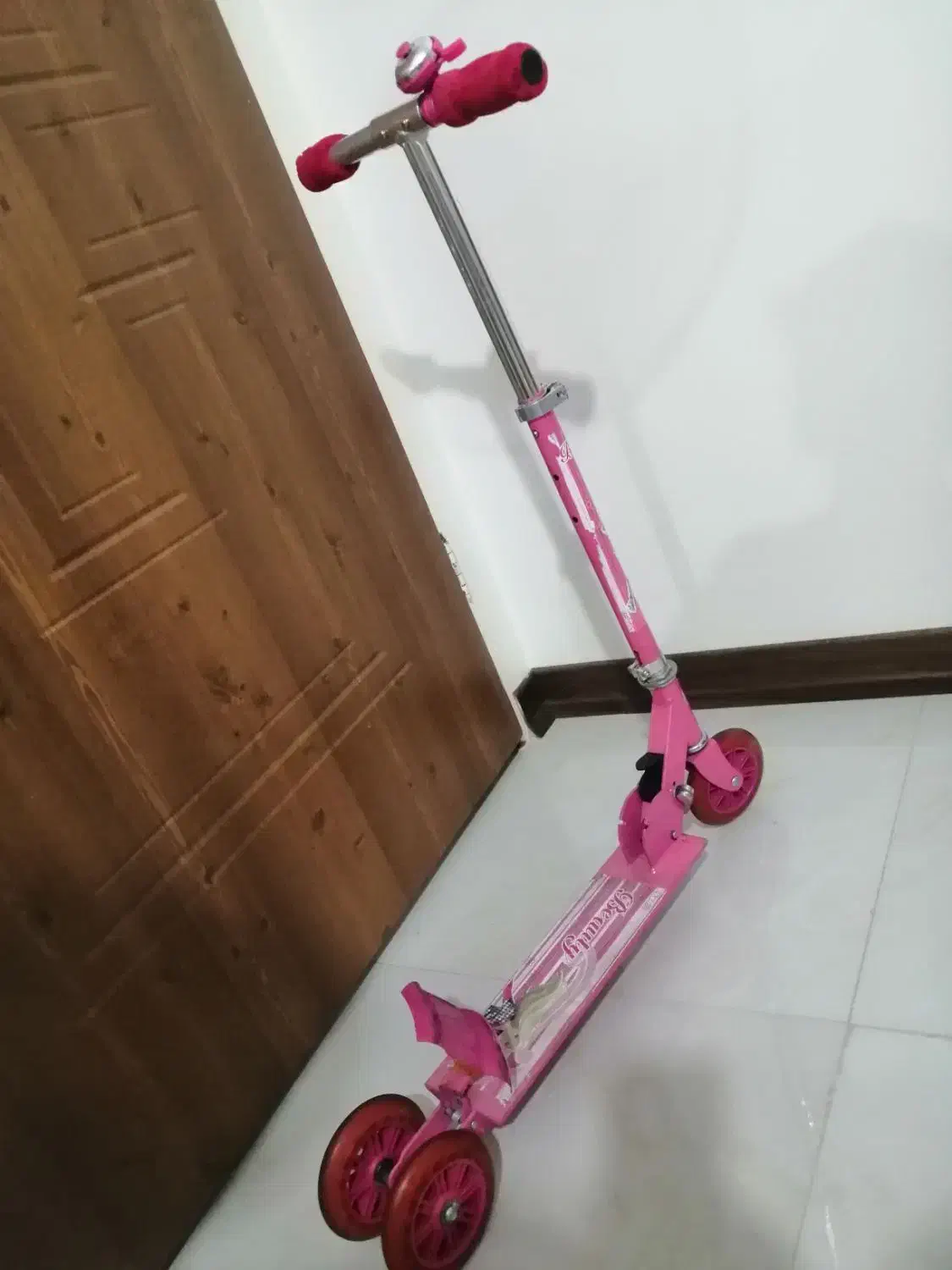 اسکوتر قیمت مناسب 900،000هزار تومان|دوچرخه، اسکیت، اسکوتر|رودهن, |دیوار