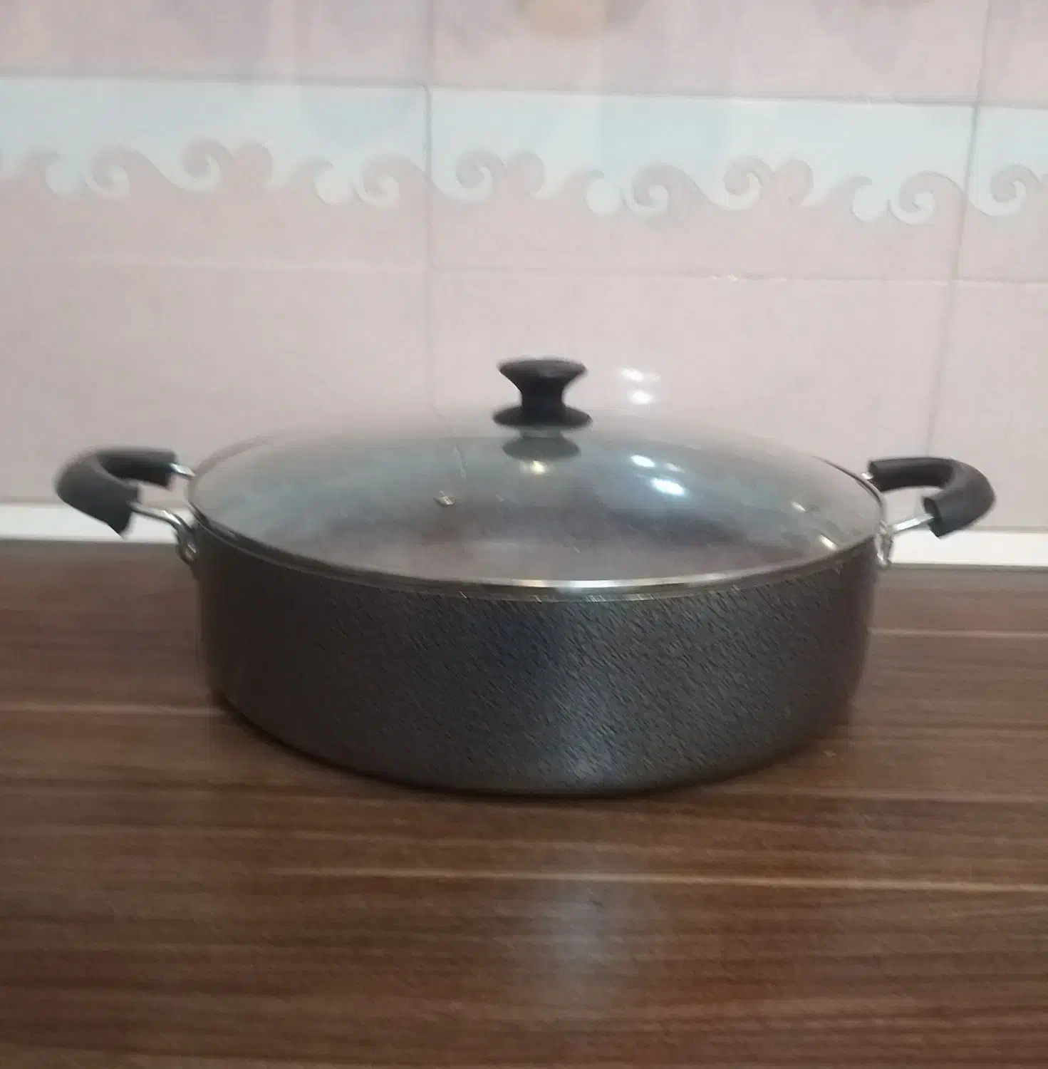 ماهیتابه نوی نو|ظروف پخت‌وپز|دیلمان, |دیوار
