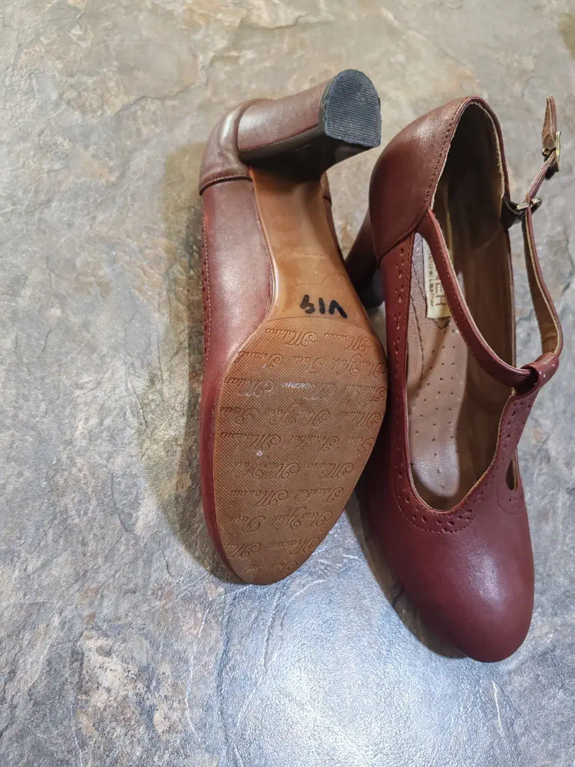 کفش مجلسی پاشنه دار زنانه|کیف، کفش، کمربند|اندیشه, اندیشه فاز ۱|دیوار