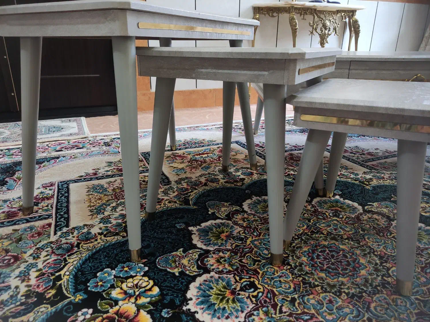 جلو مبلی در حد نو|مبلمان خانگی و میز عسلی|میاندوآب, |دیوار