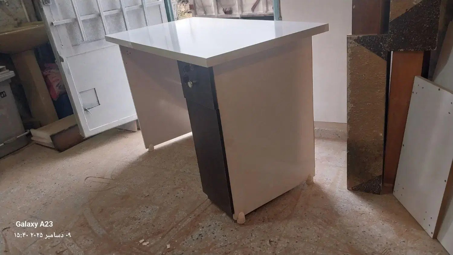 میز تحریر|میز تحریر و کامپیوتر|بروجرد, |دیوار