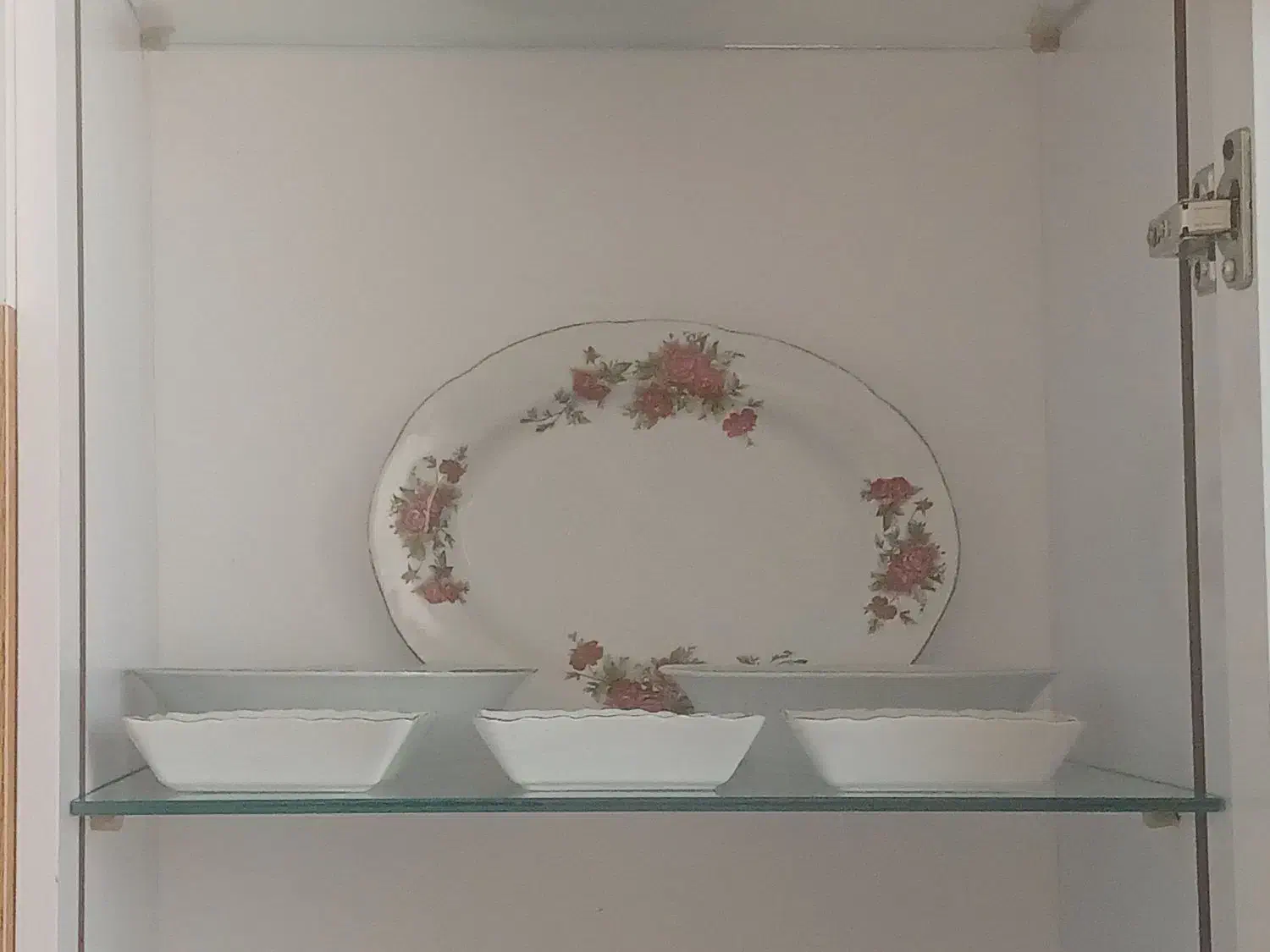 ست چینی گل سرخ|ظروف سرو و پذیرایی|کهریزک, |دیوار