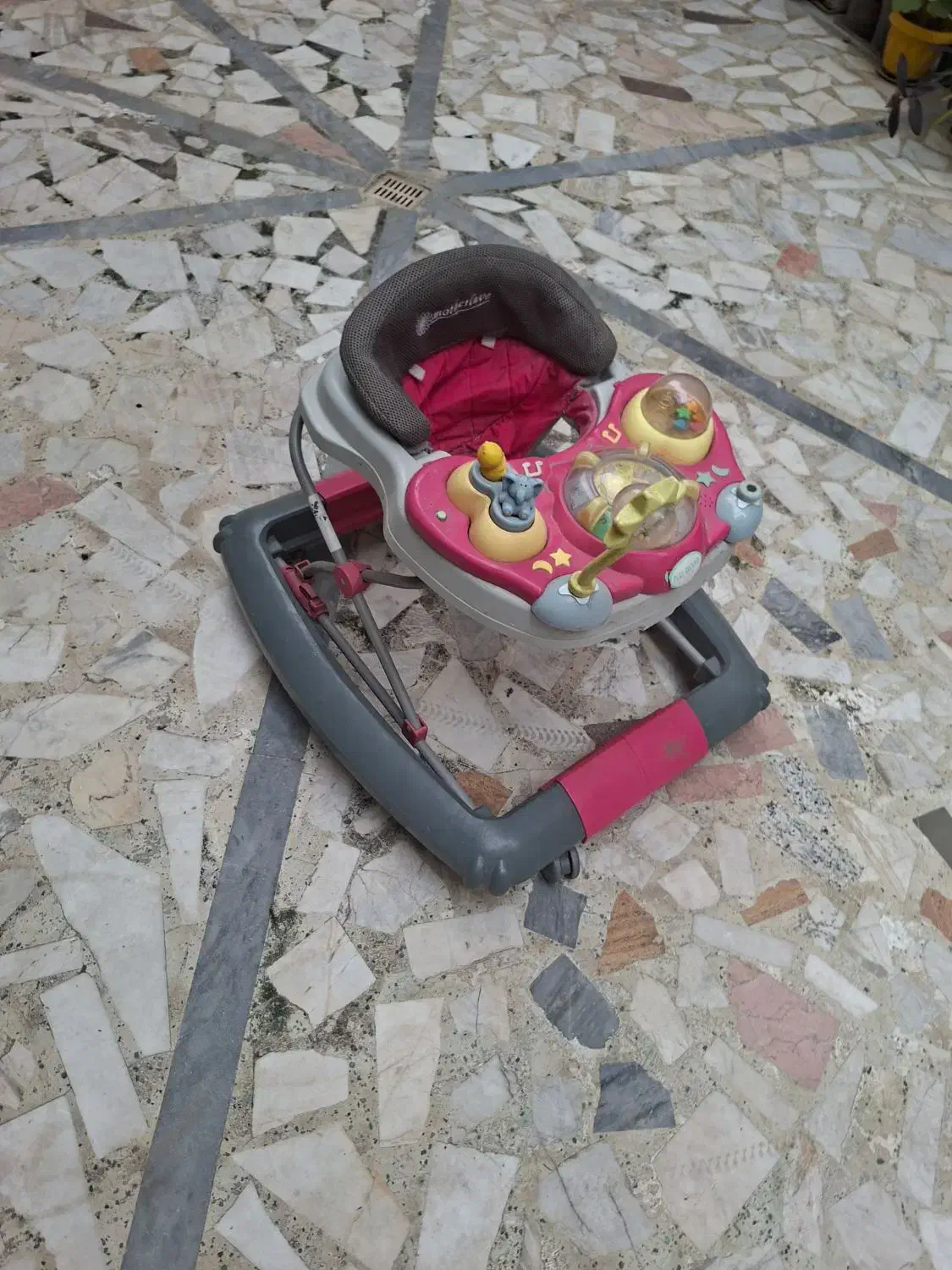 روروئک یا روروک کودک|کالسکه و لوازم جانبی|رشت, معلم|دیوار