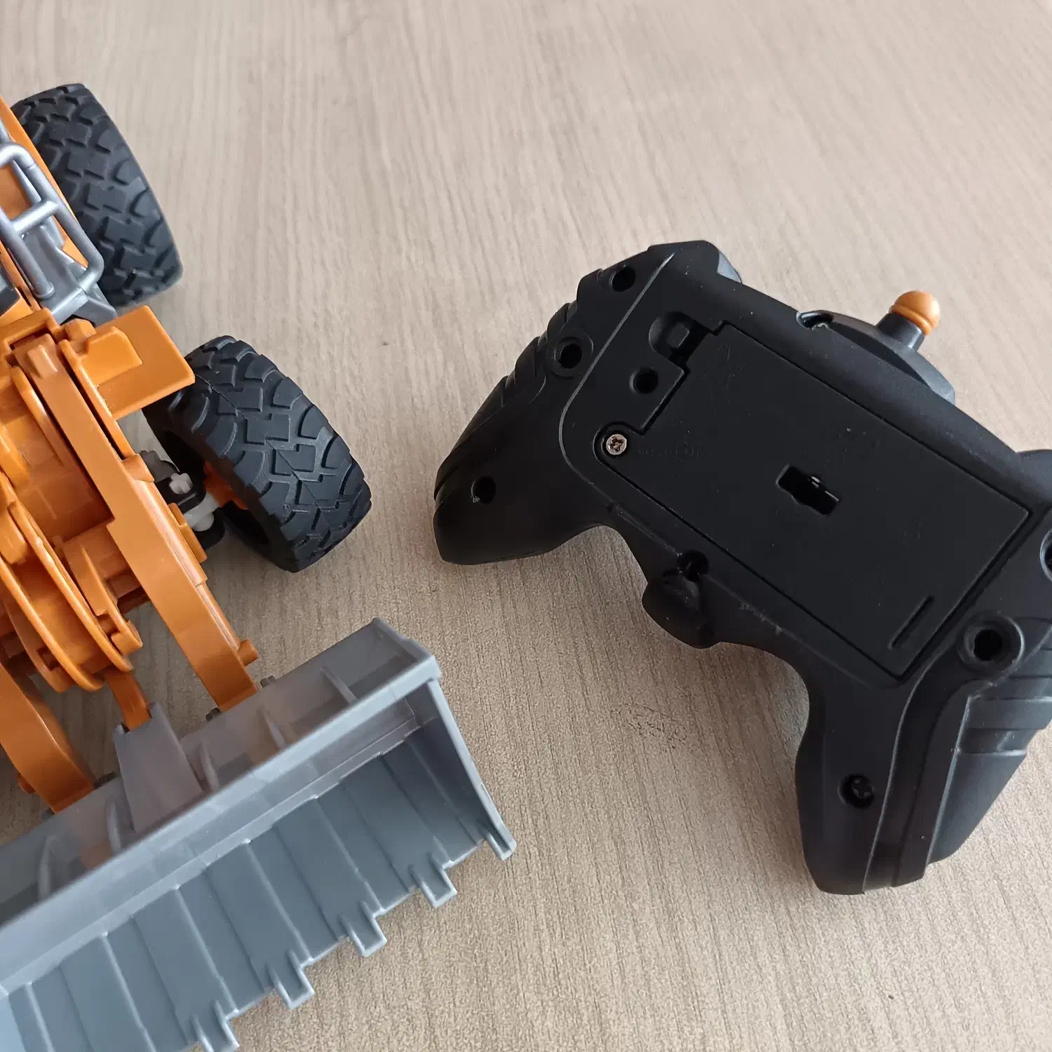 ماشین لودر کنترلی مدل دود زا|اسباببازی بچه|تهران, طرشت|دیوار