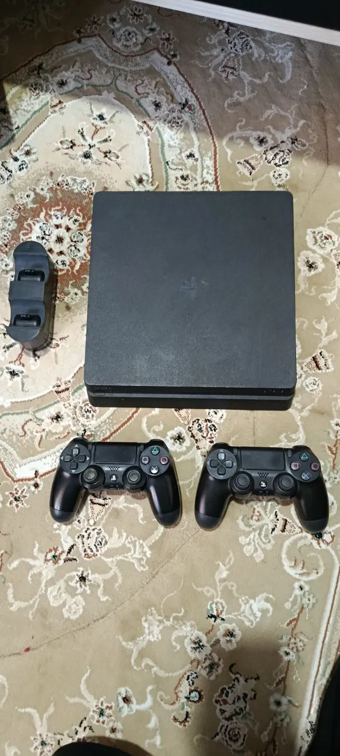 ps4. پی اس فور یک ترابایت. دو دسته با پایه شارژ|کنسول، بازی ویدئویی و آنلاین|تهران, مهران|دیوار